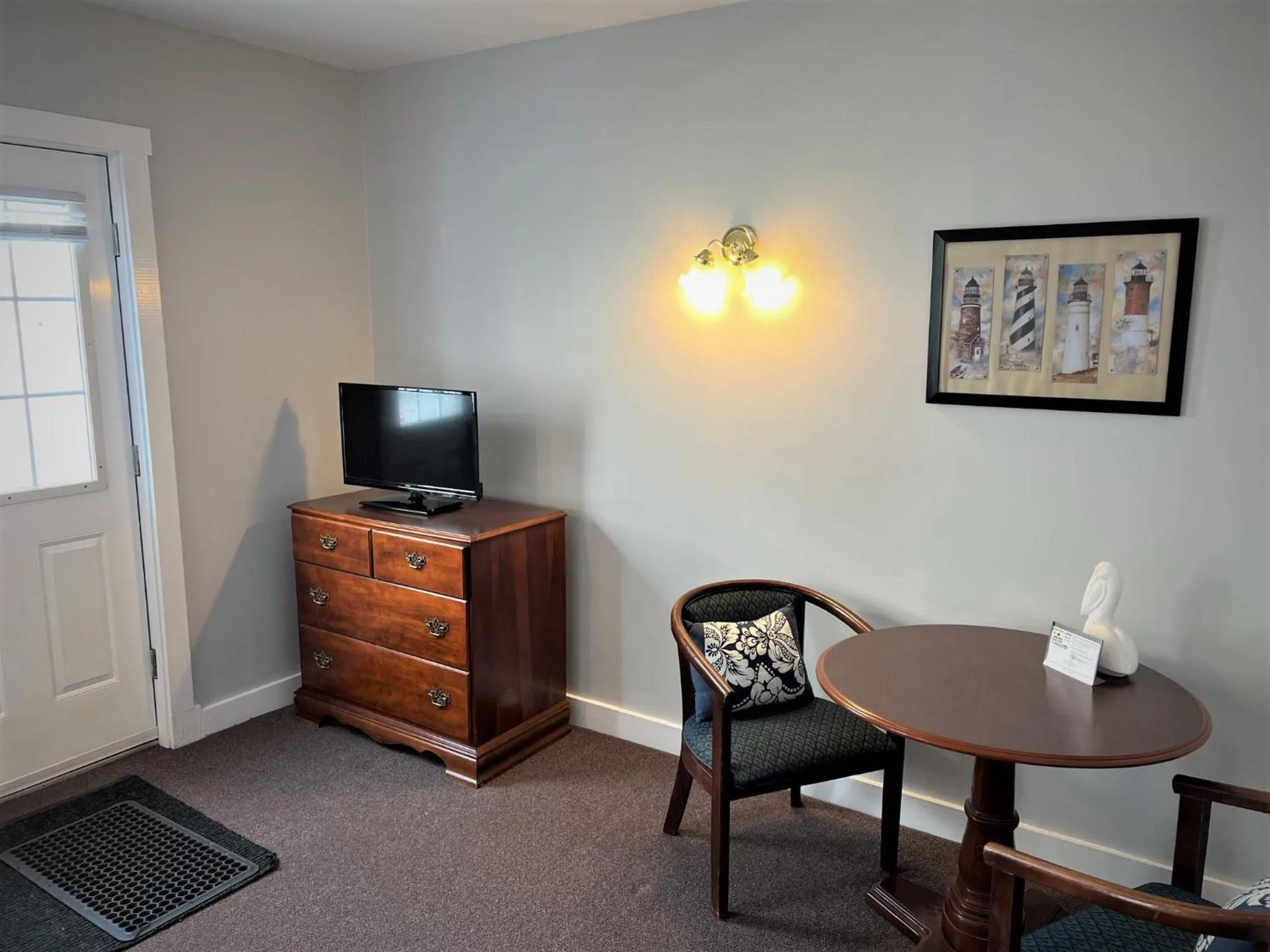 TV and multimedia in Come from Away B&B