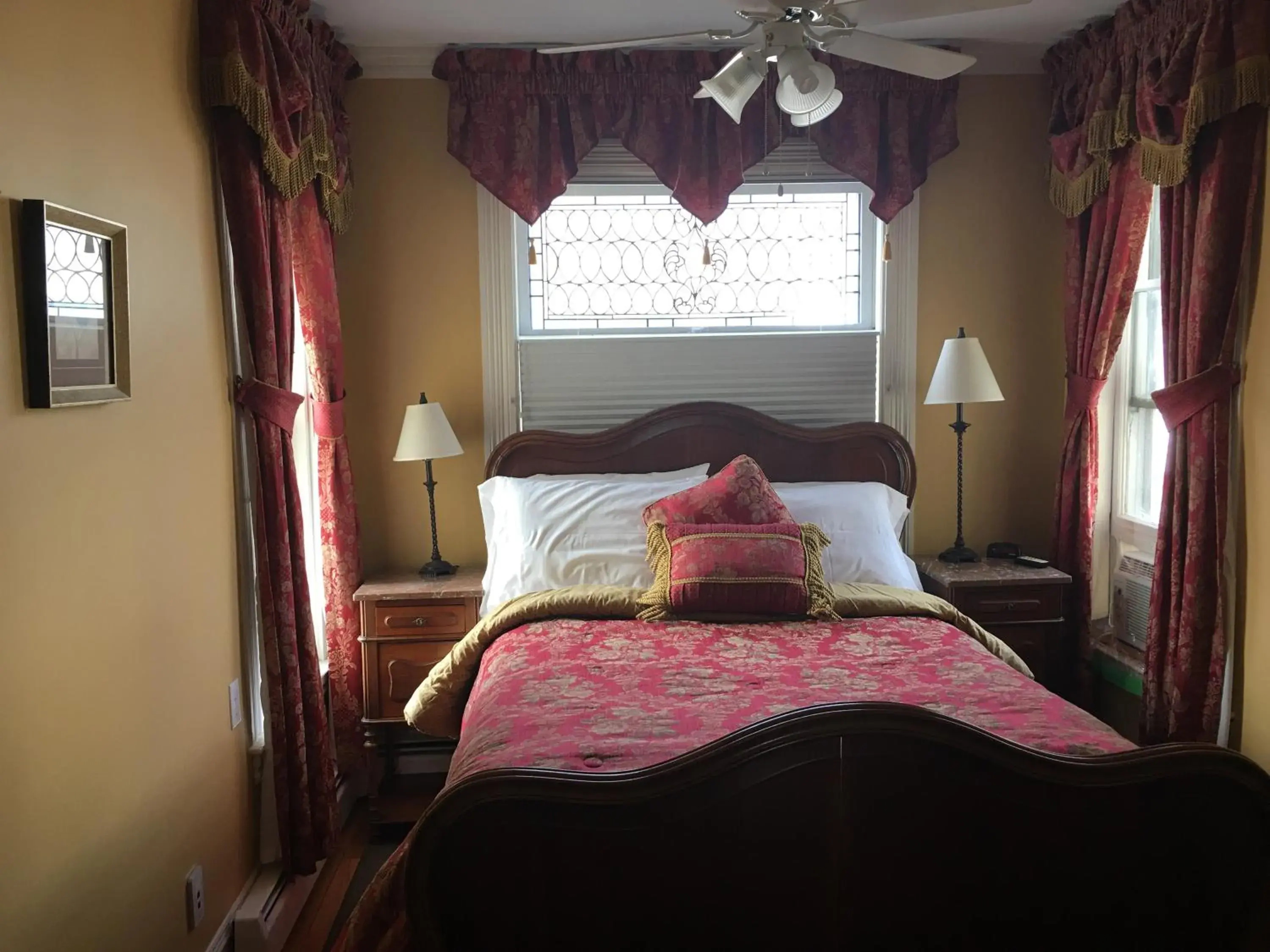 Double Room with Private External Bathroom in Come from Away B&B Double Room with Private External Bathroom in Come from Away B&B