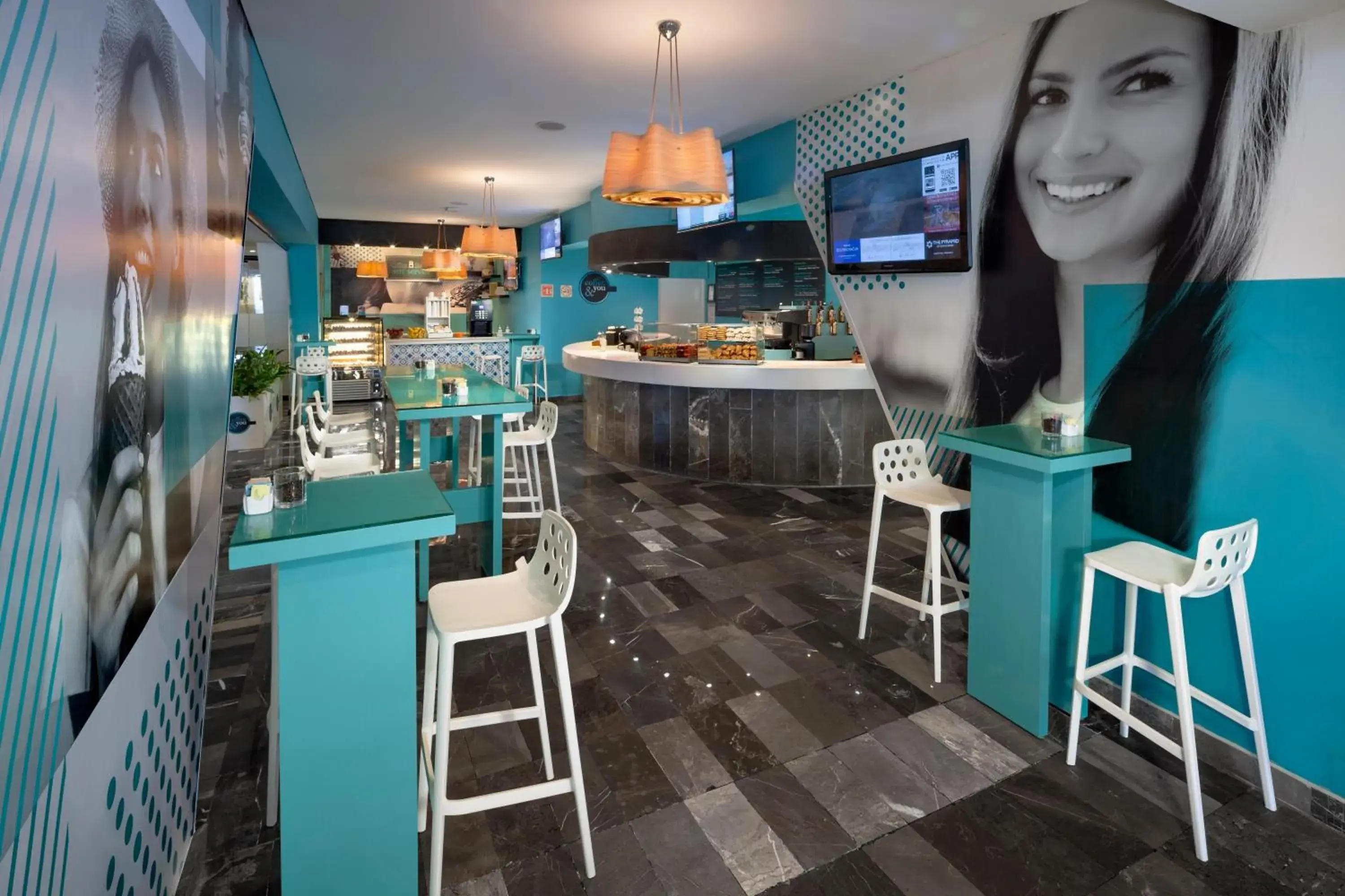 Lounge or bar in Grand Oasis Cancun - All Inclusive Lounge or bar in Grand Oasis Cancun - All Inclusive