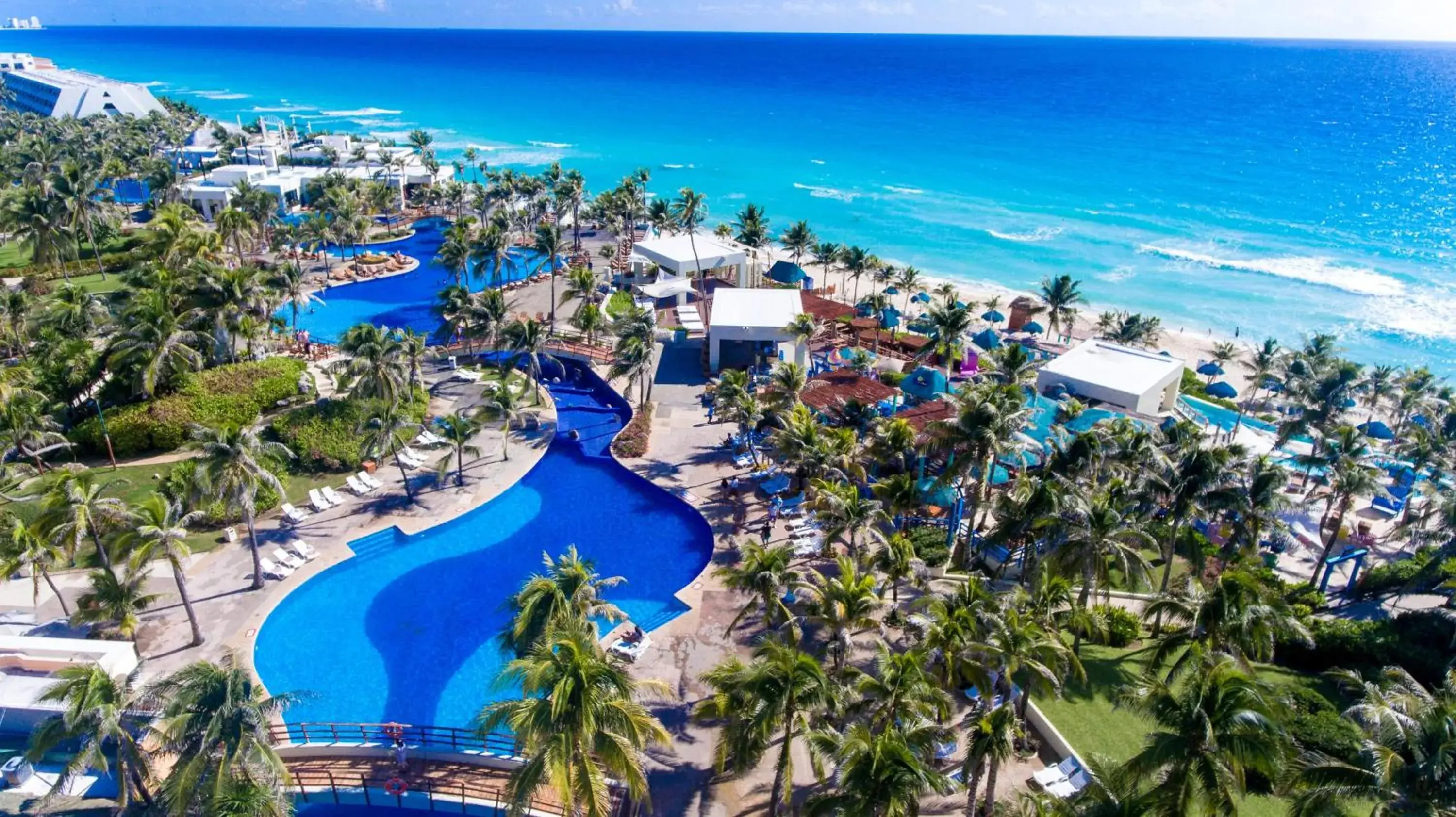 Bird's eye view in Grand Oasis Cancun - All Inclusive Bird's eye view in Grand Oasis Cancun - All Inclusive