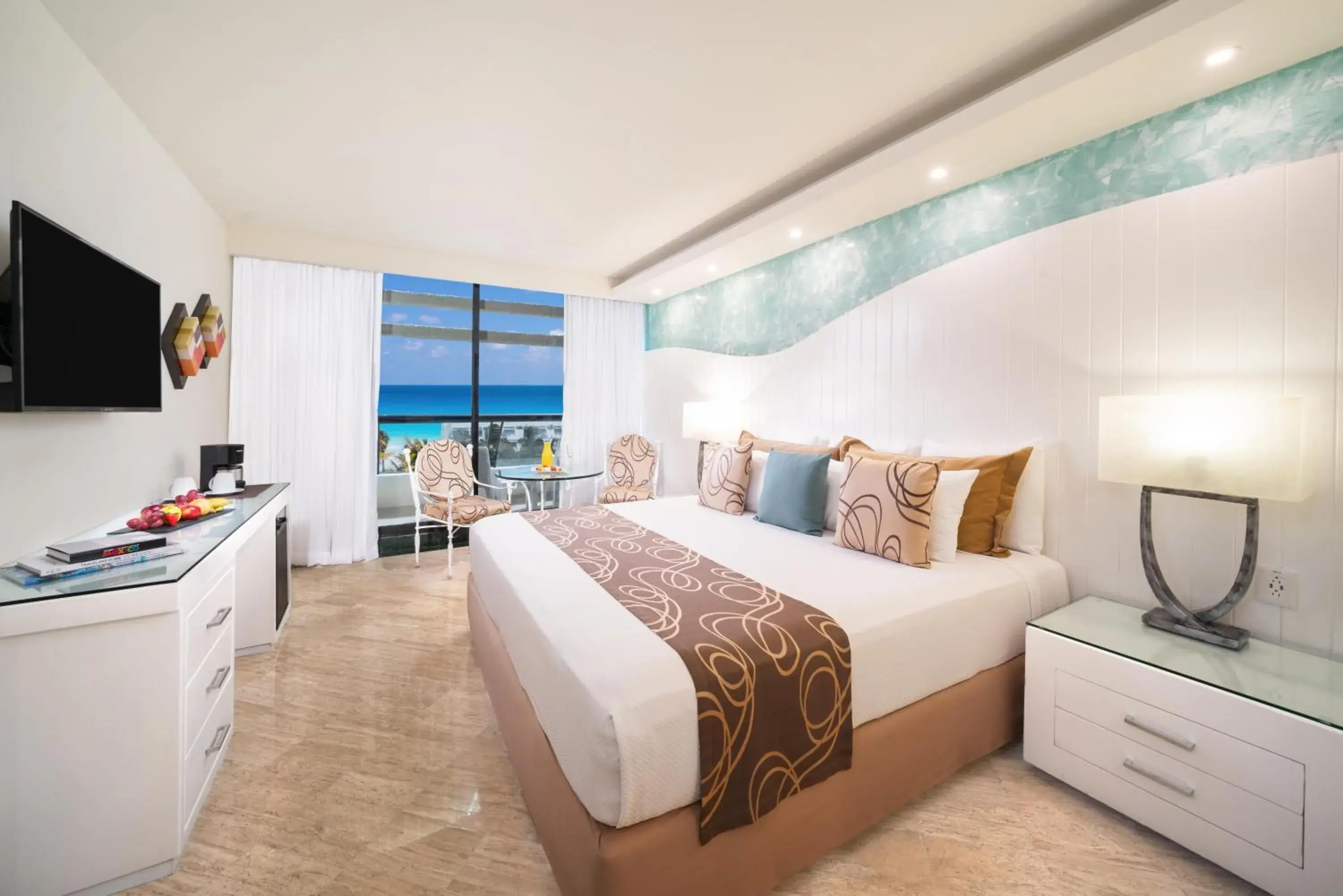 Photo of the whole room, Bed in Grand Oasis Cancun - All Inclusive Photo of the whole room, Bed in Grand Oasis Cancun - All Inclusive