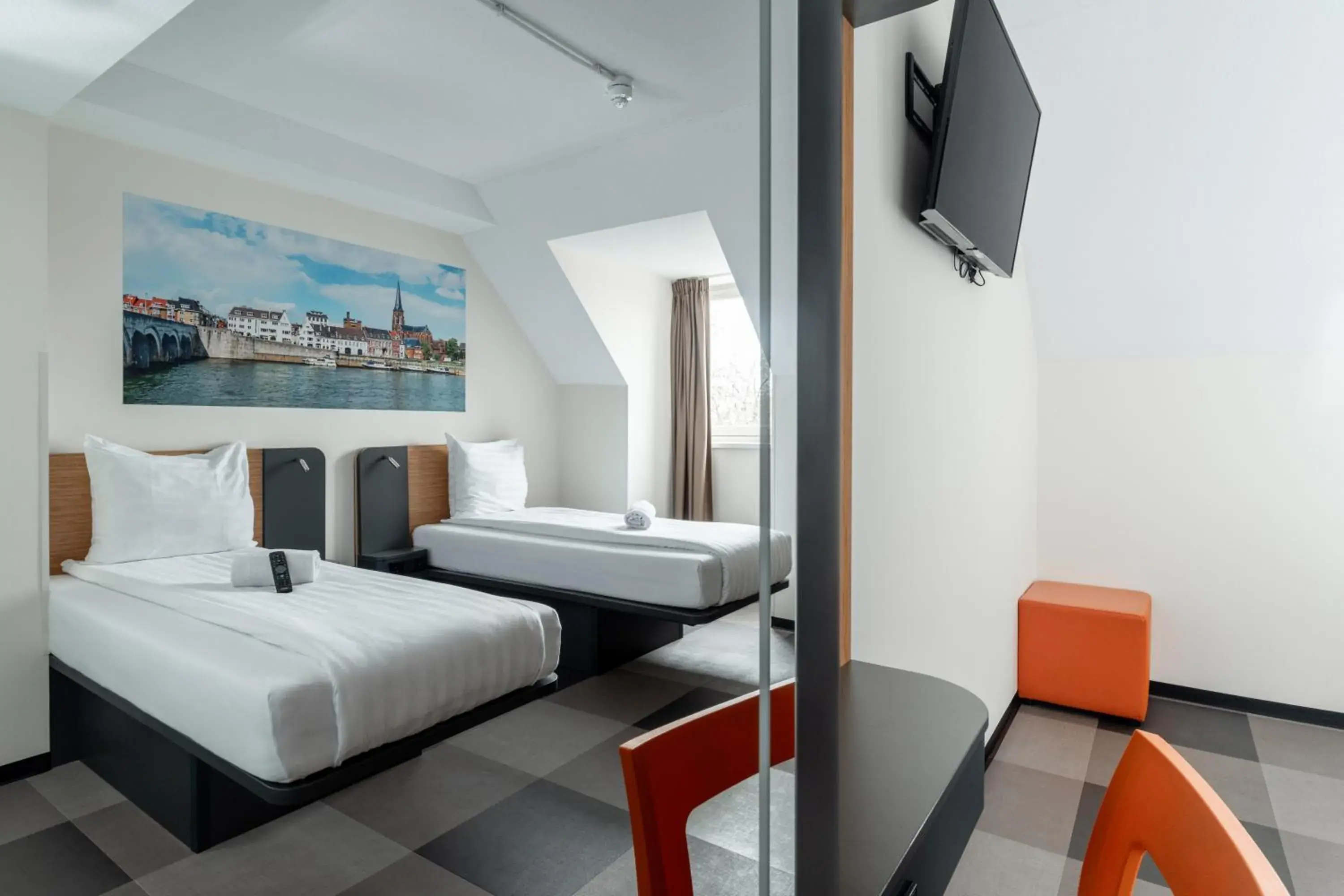 Standard Twin Room in easyHotel Maastricht City Centre Standard Twin Room in easyHotel Maastricht City Centre