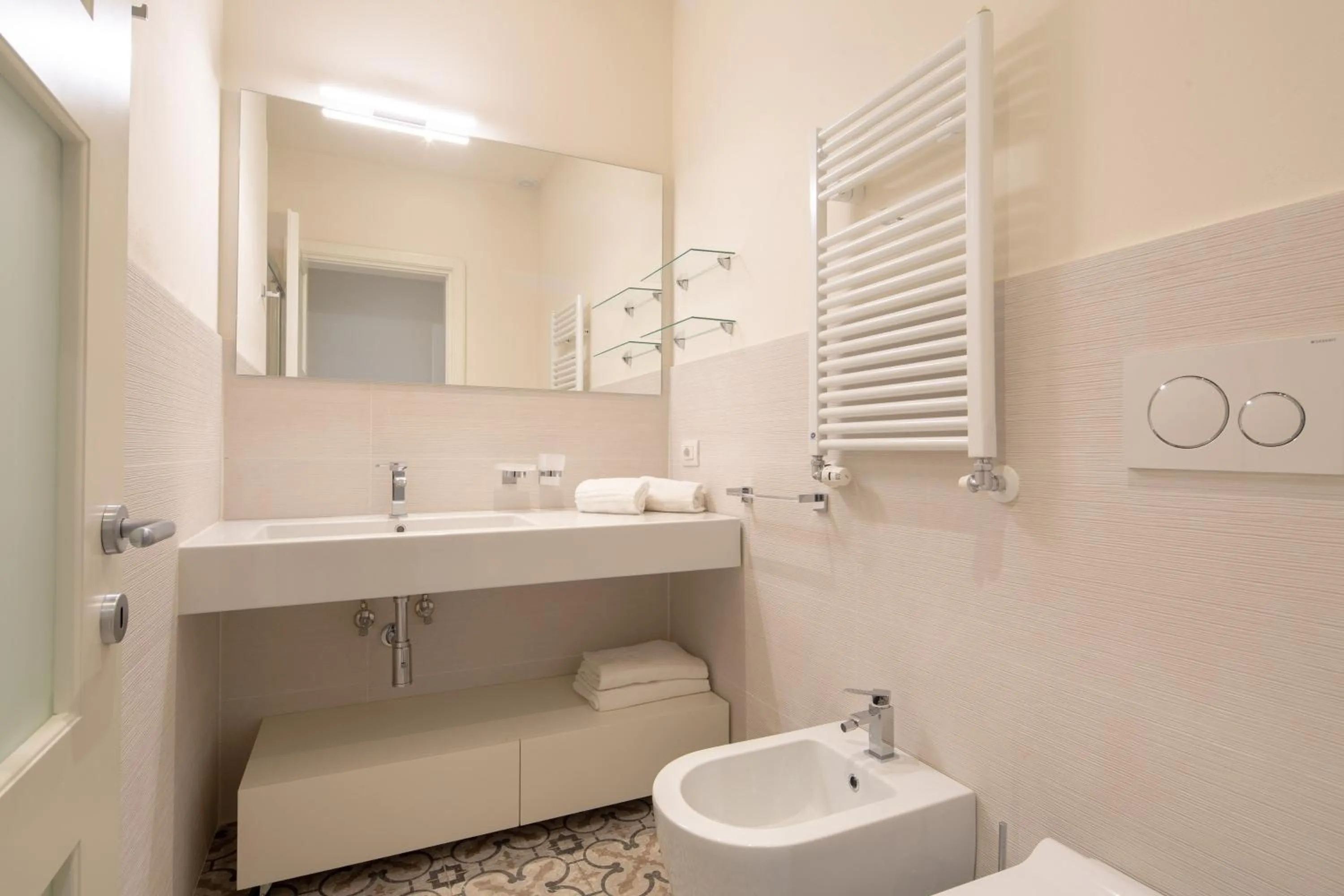 Bathroom in Carapelli Apartments