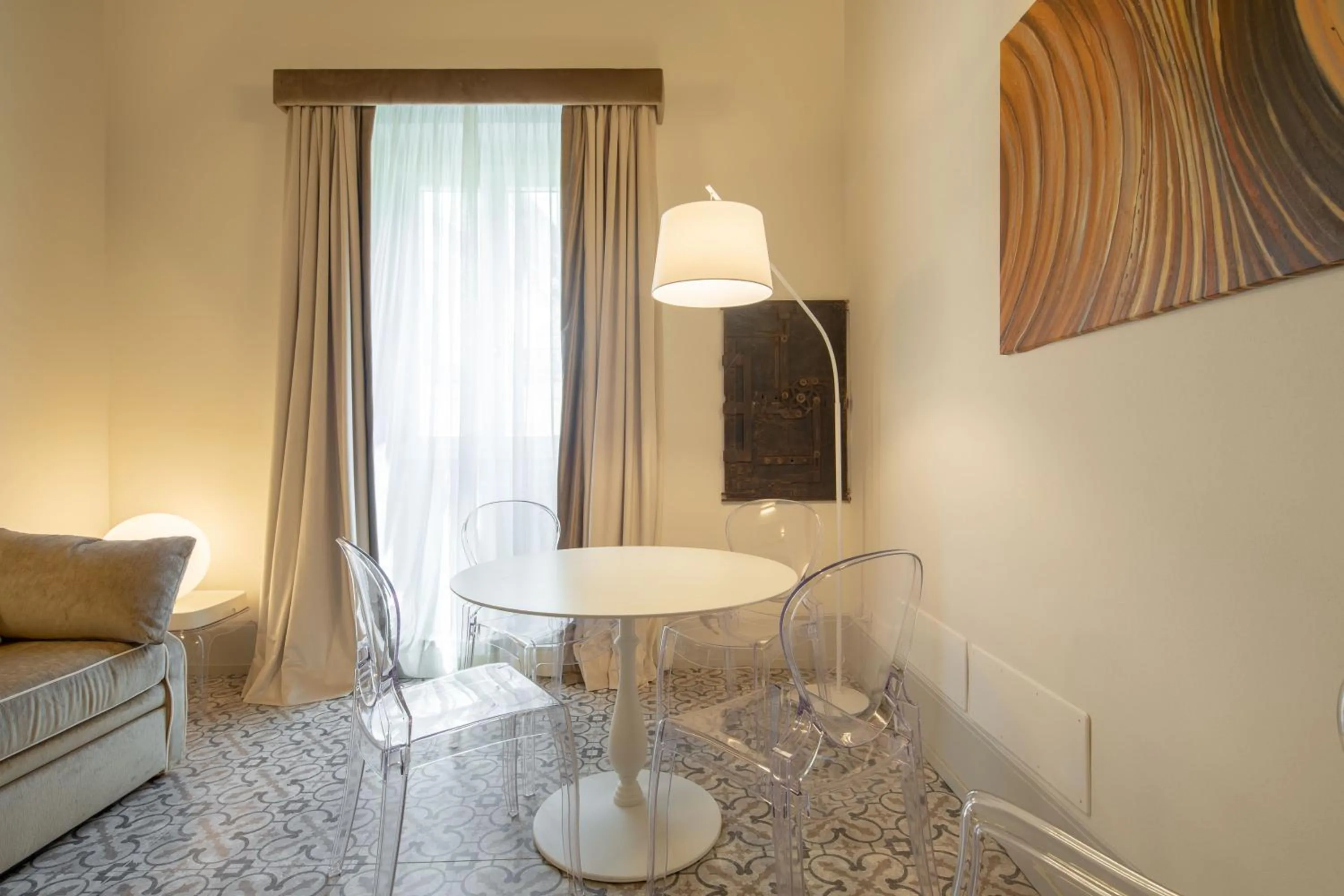 Dining area in Carapelli Apartments