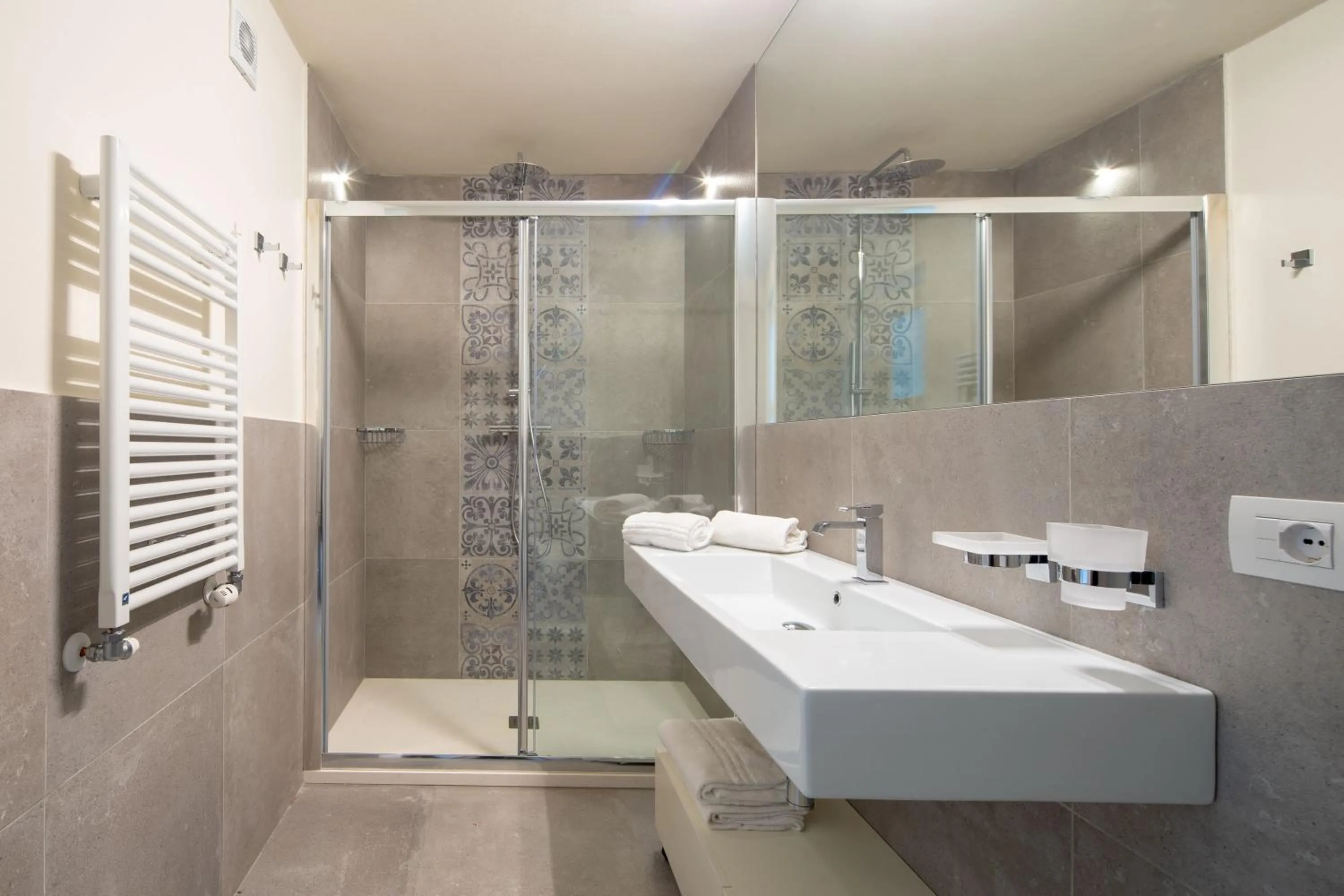 Bathroom in Carapelli Apartments