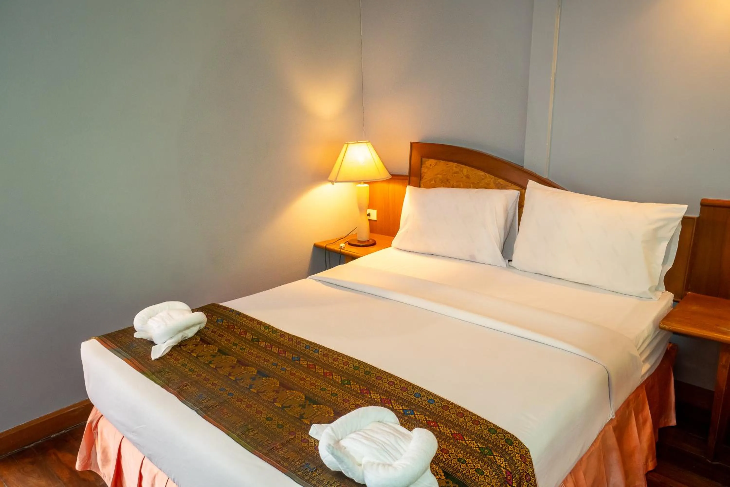 Bed in Sea Garden Resort & Spa, Haadrin