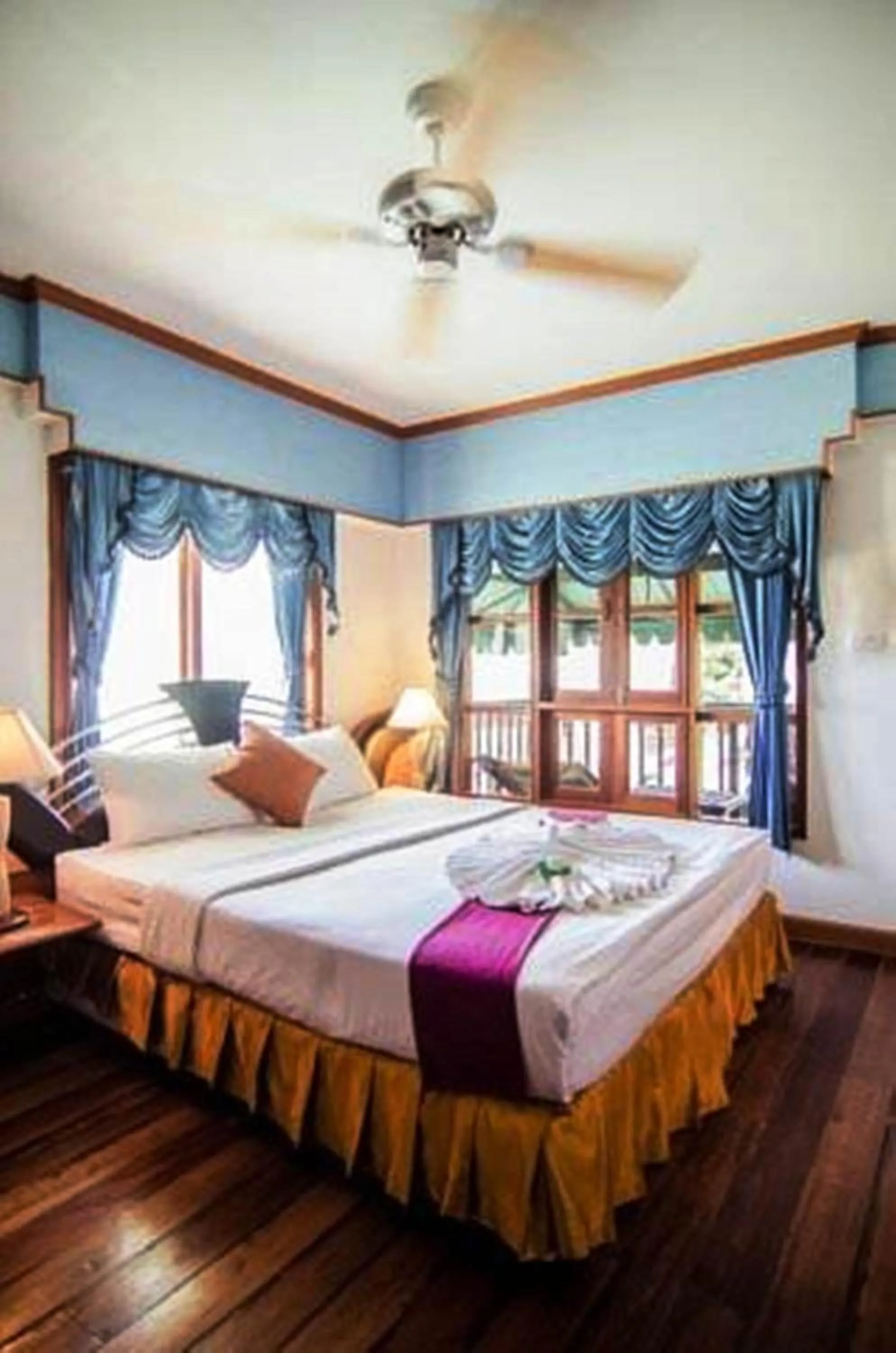Bed in Sea Garden Resort & Spa, Haadrin