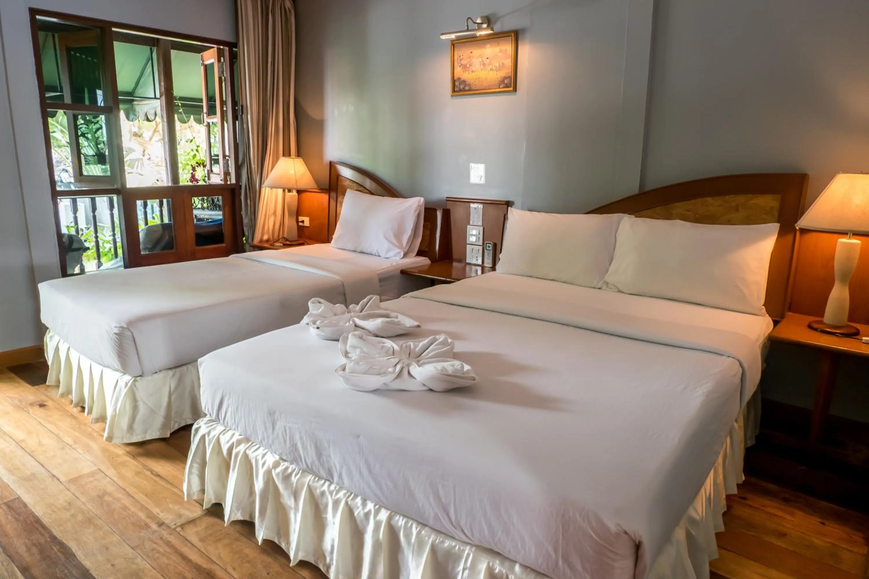 Bed in Sea Garden Resort & Spa, Haadrin
