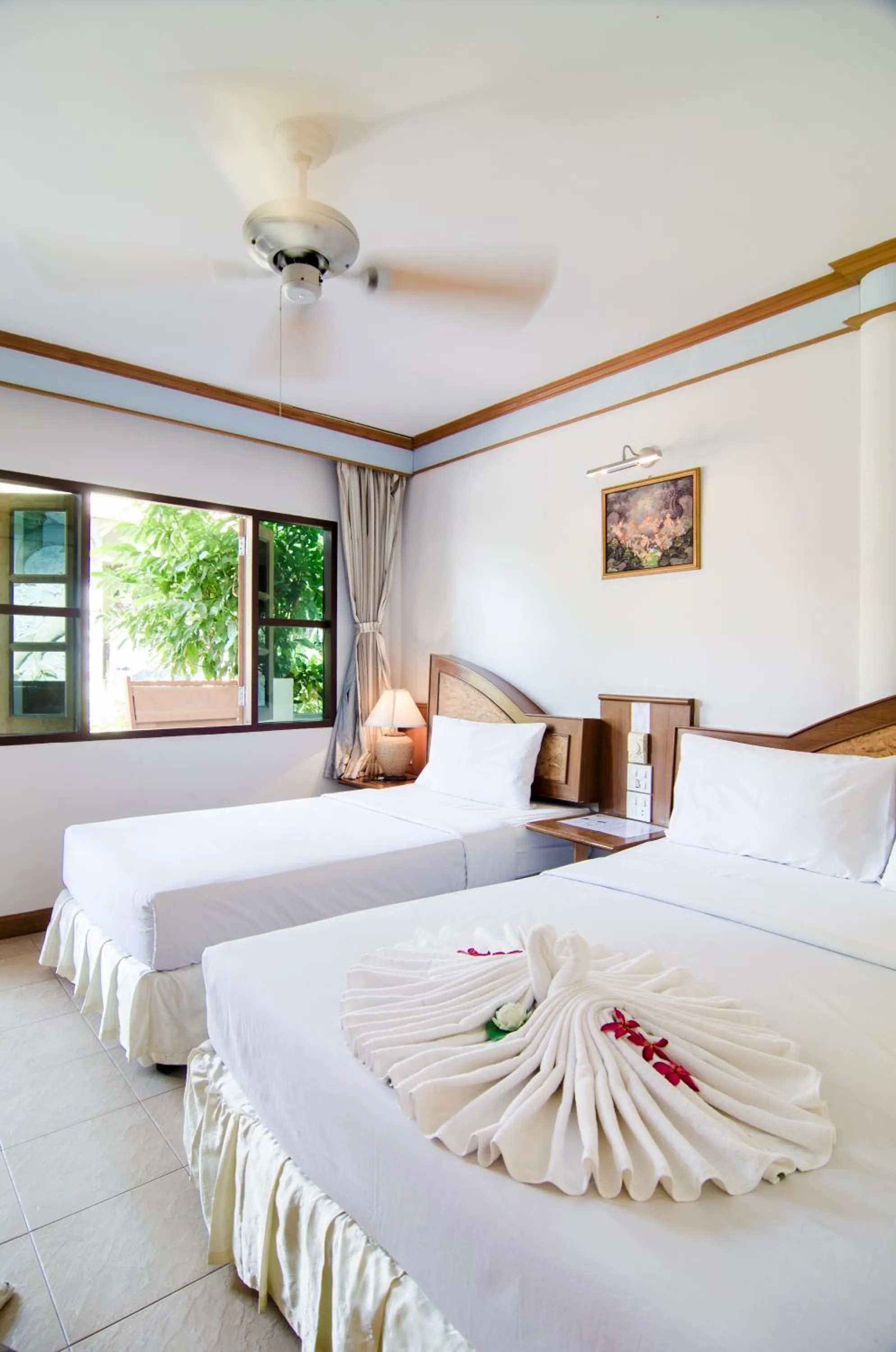 Photo of the whole room, Bed in Sea Garden Resort & Spa, Haadrin