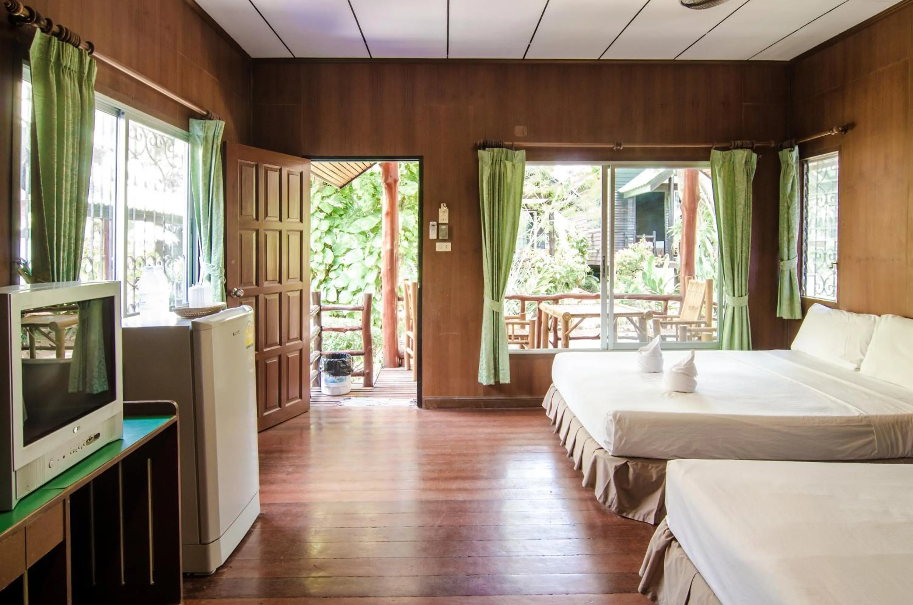 Photo of the whole room, Bed in Sea Garden Resort & Spa, Haadrin