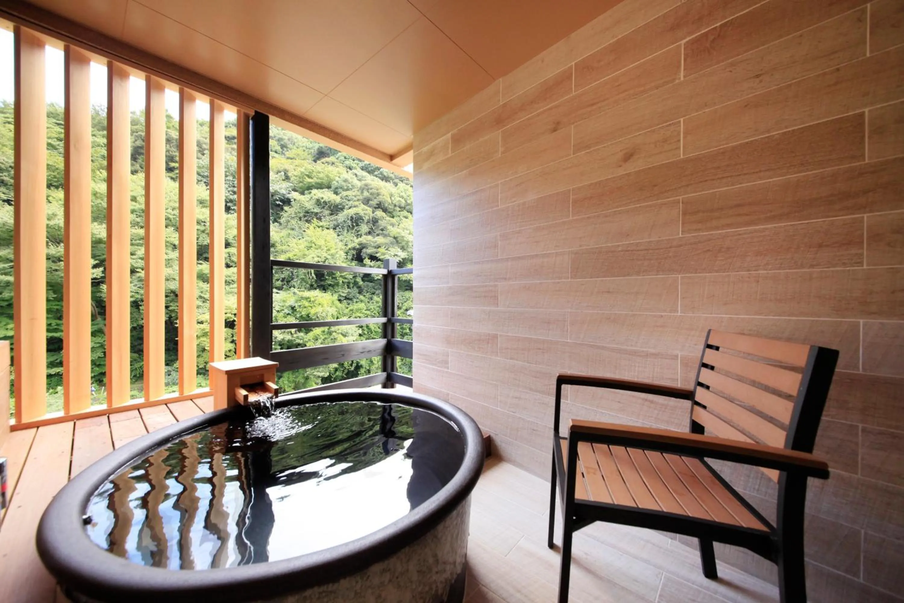 Photo of the whole room in Hakone Suimeisou