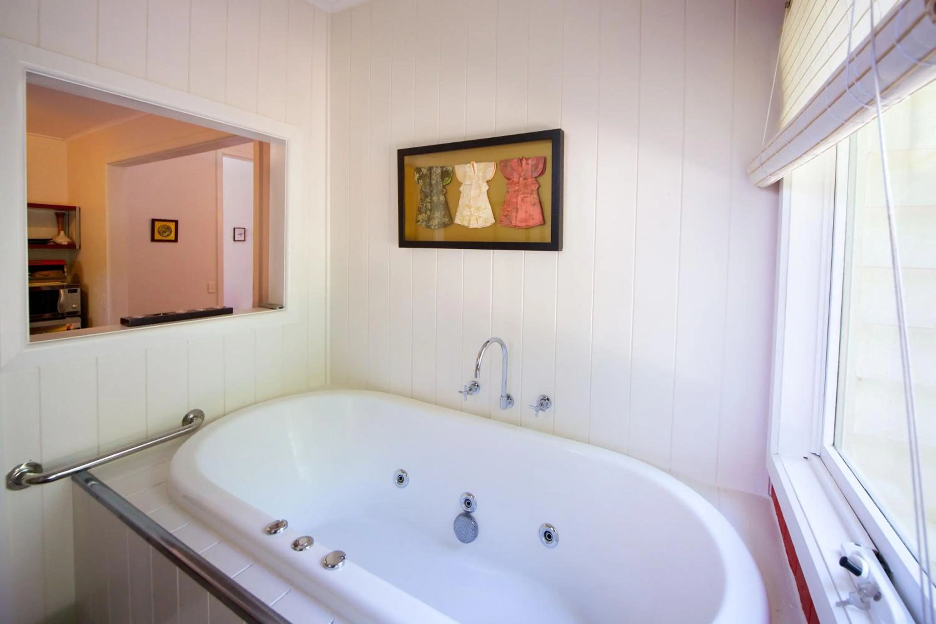 Bathroom in Healesville Apartments