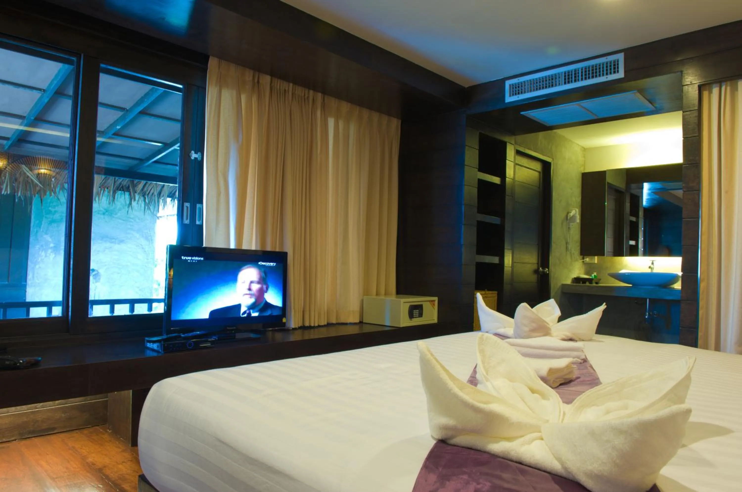 Day, Bed in Sea Garden Resort Haad Chao Phao