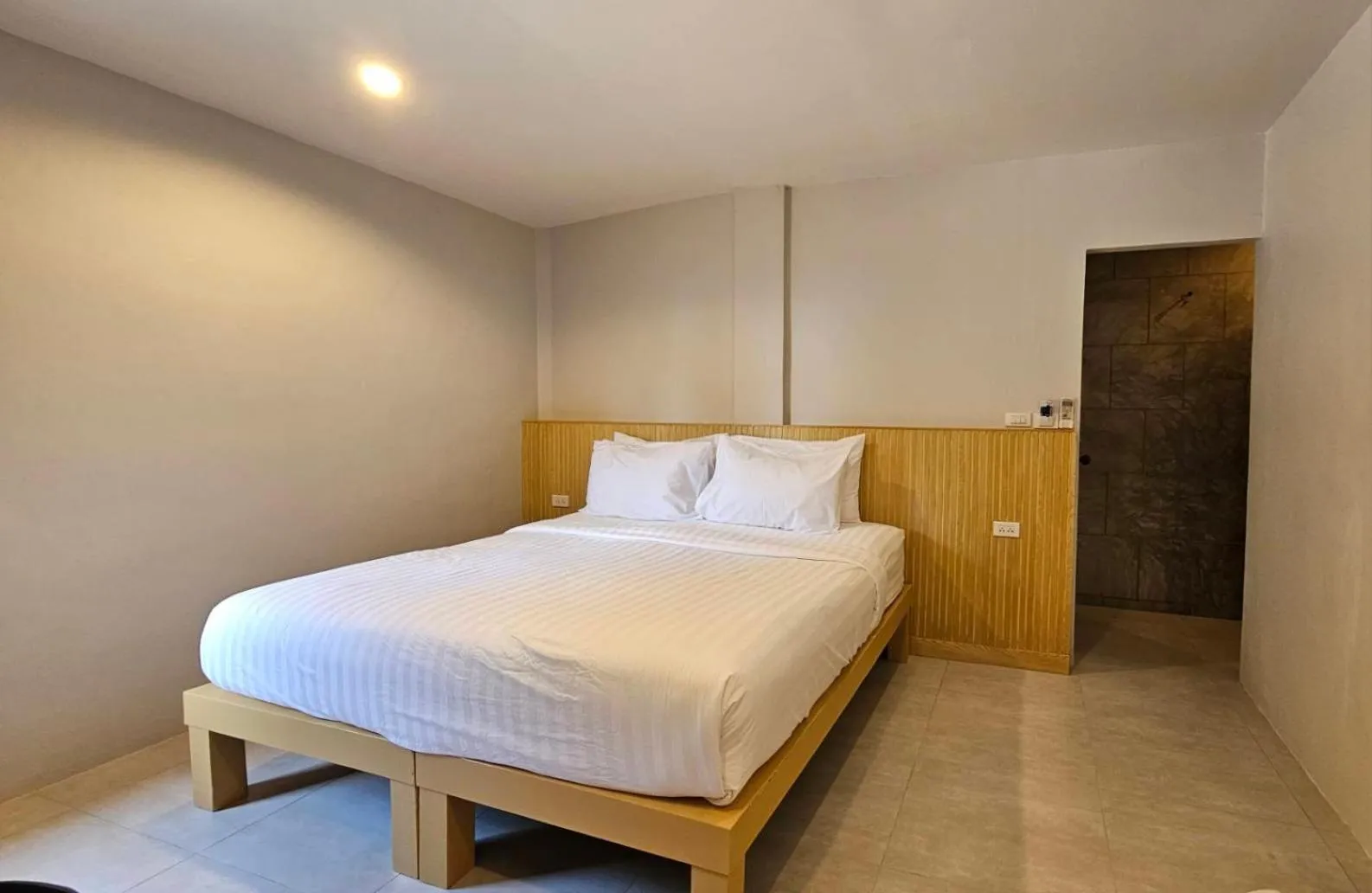 Bed in Sea Garden Resort Haad Chao Phao