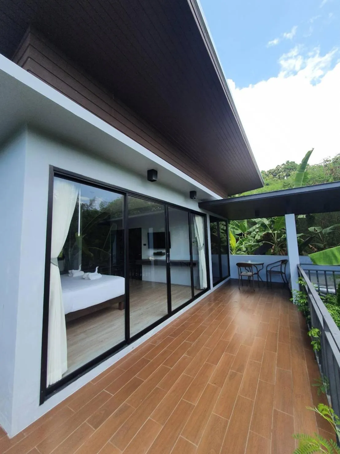 Facade/entrance in Sea Garden Resort Haad Chao Phao