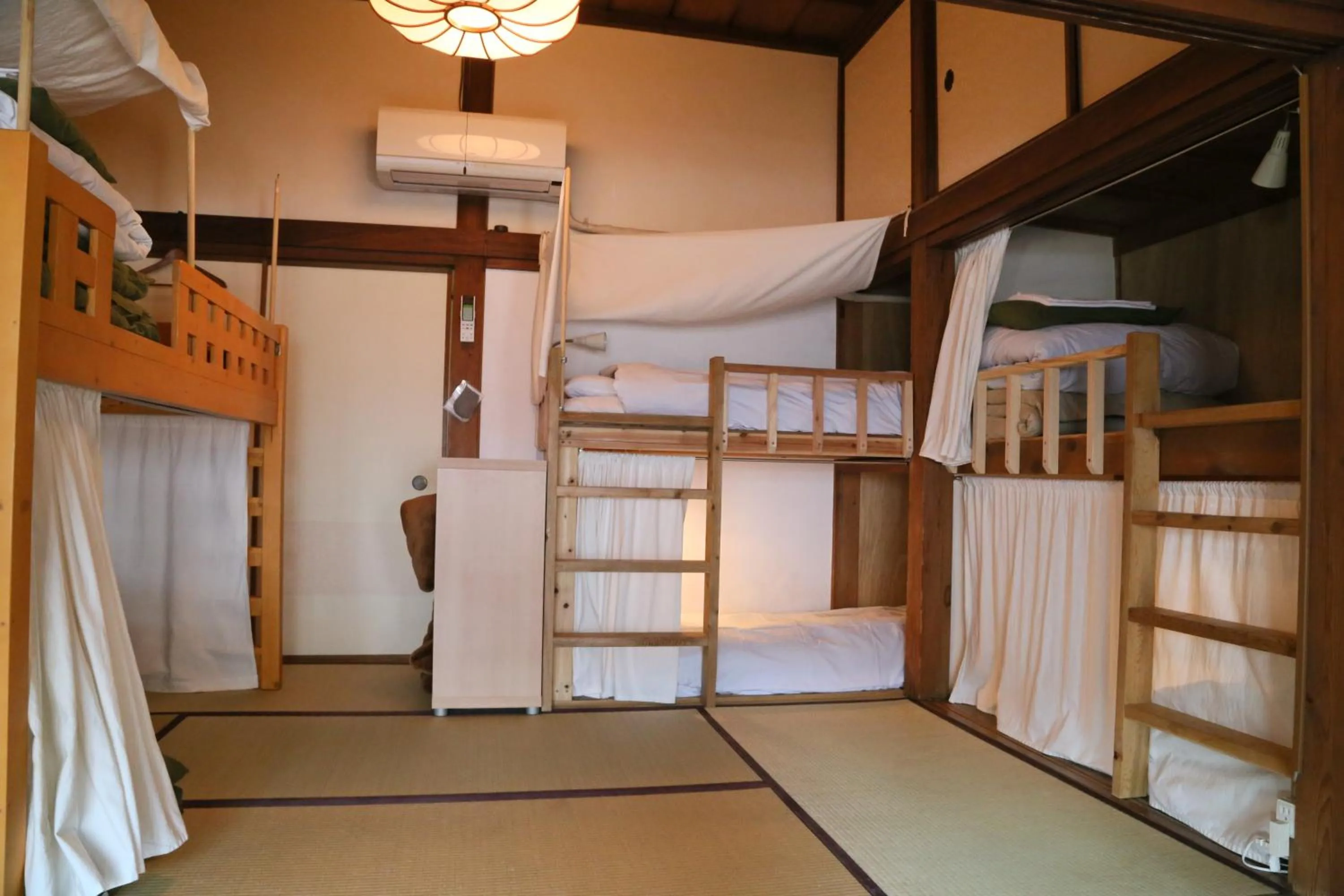 Photo of the whole room, Bed in Guest House Kamejikan -turtle time-