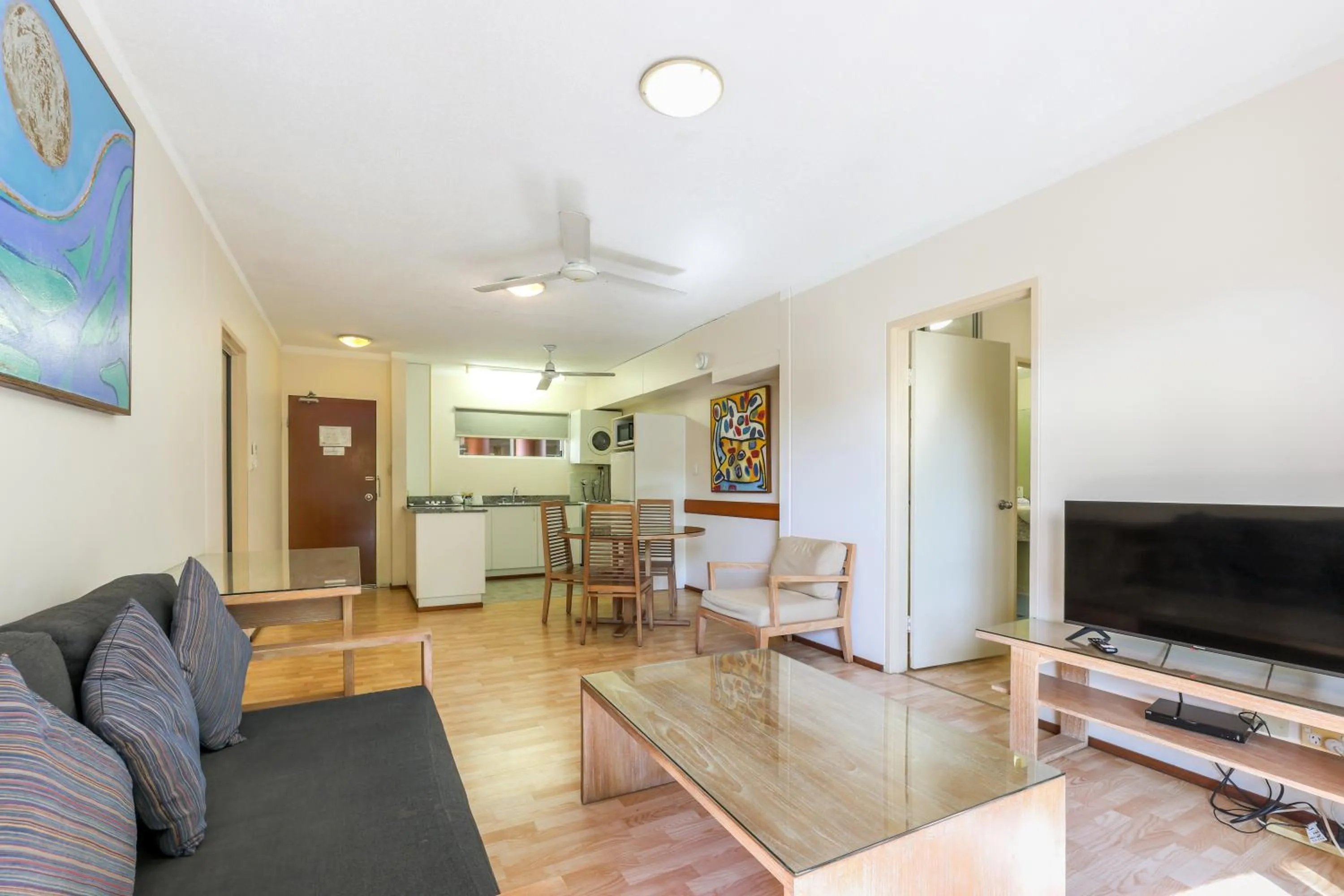 Kitchen or kitchenette in Cullen Bay Resorts