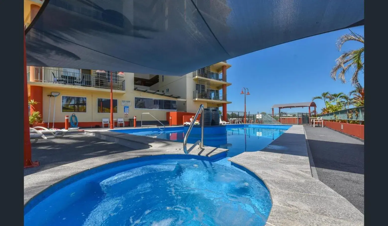 Swimming pool in Cullen Bay Resorts Swimming pool in Cullen Bay Resorts