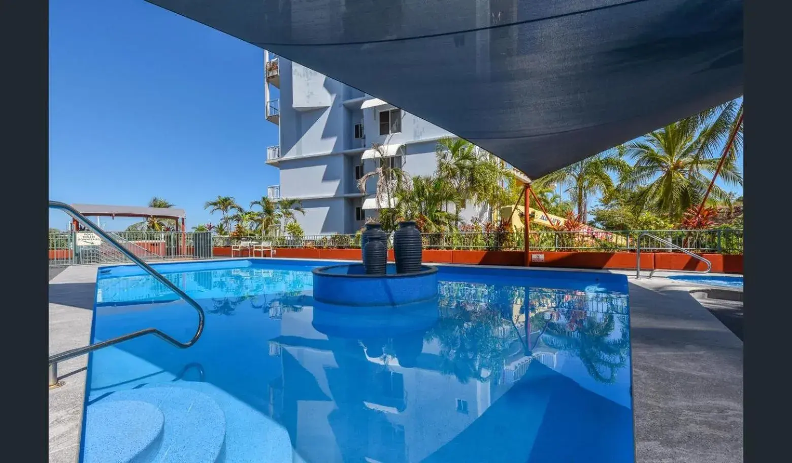 Swimming pool in Cullen Bay Resorts Swimming pool in Cullen Bay Resorts