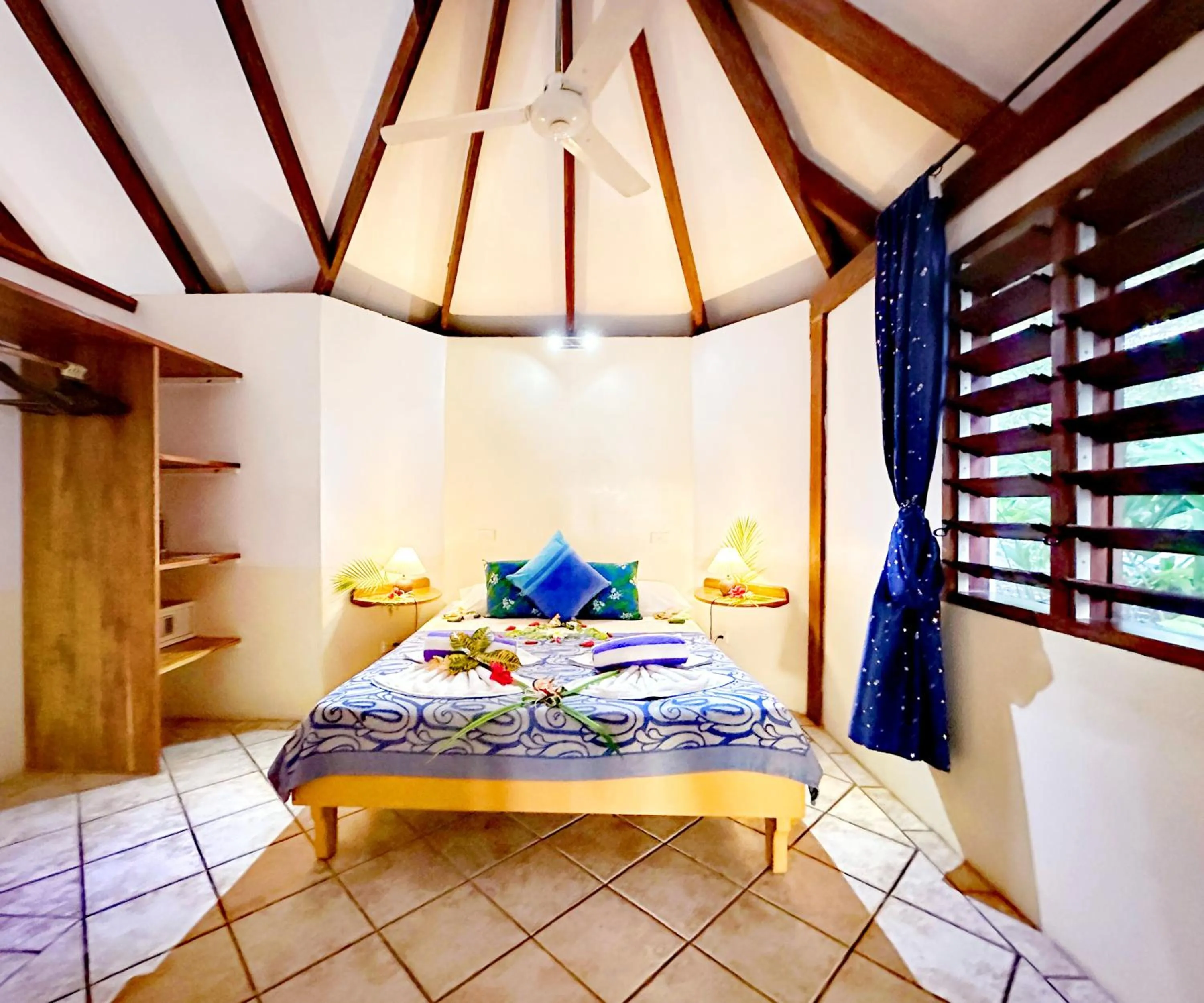 Bed in Hideaway Island Resort