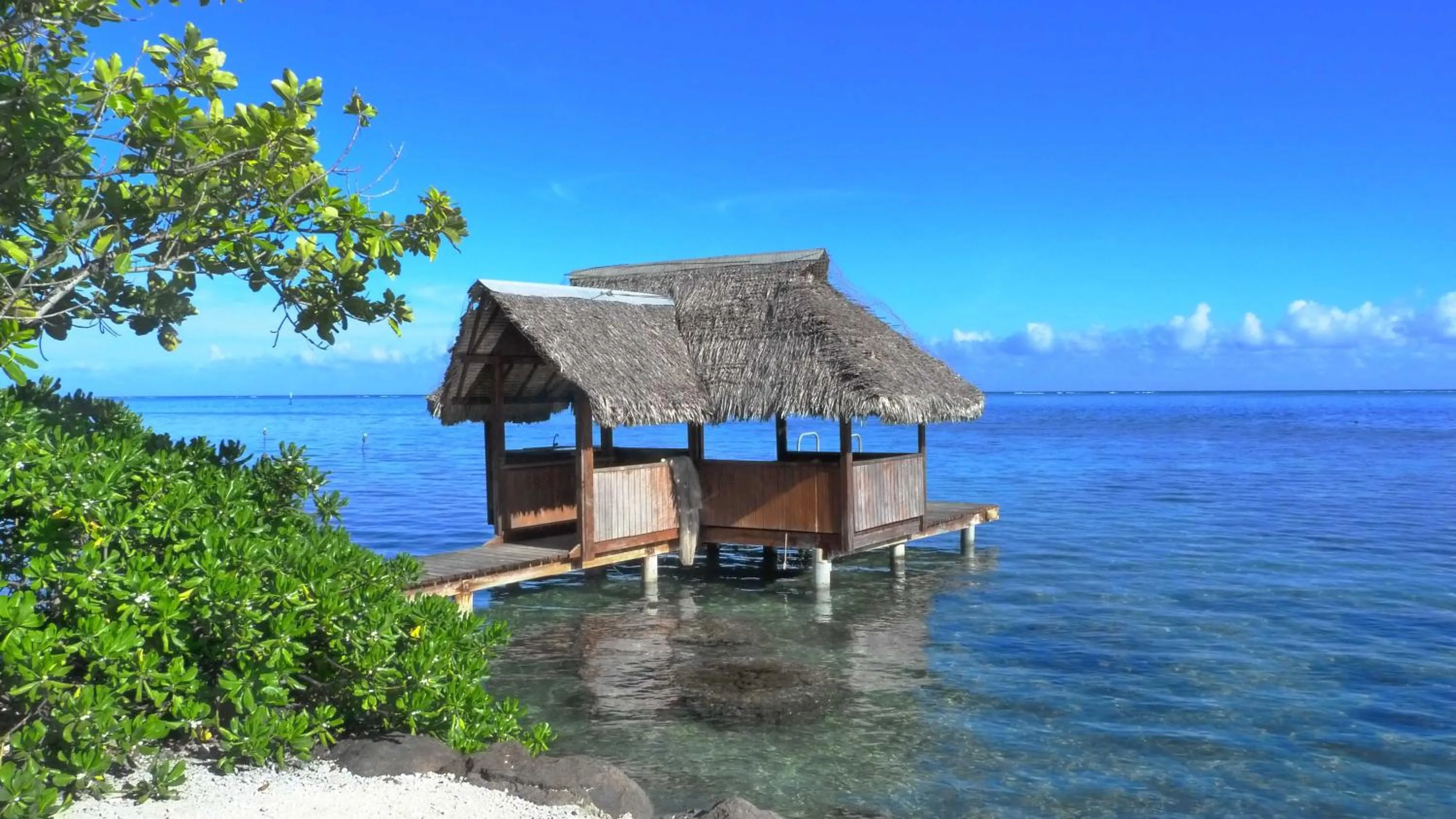 Day in Pension Motu Iti