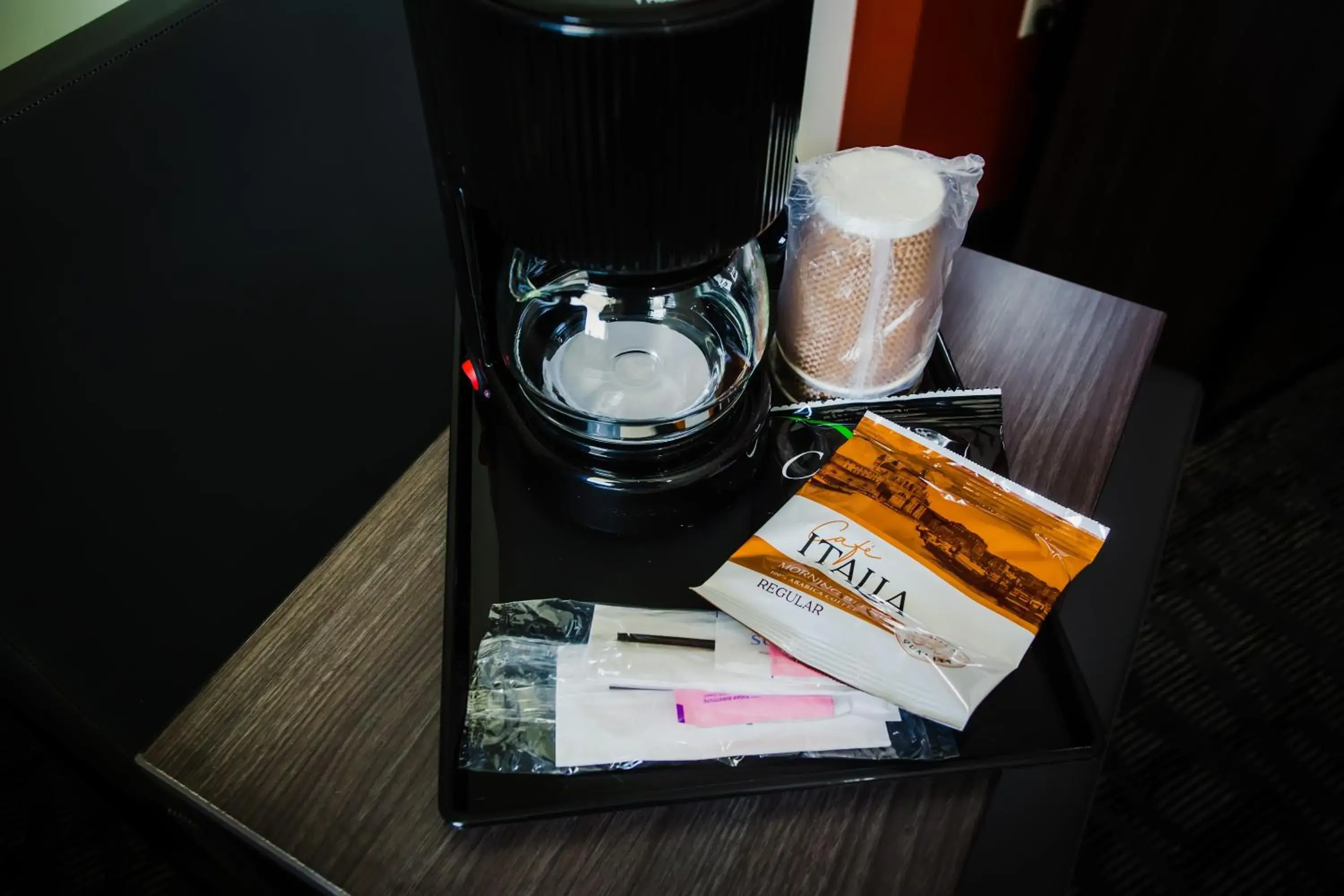 Coffee/tea facilities in Palacio Royale Inn Boutique Katy