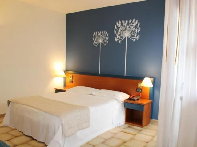 Photo of the whole room, Bed in DOMUS Grand Hotel