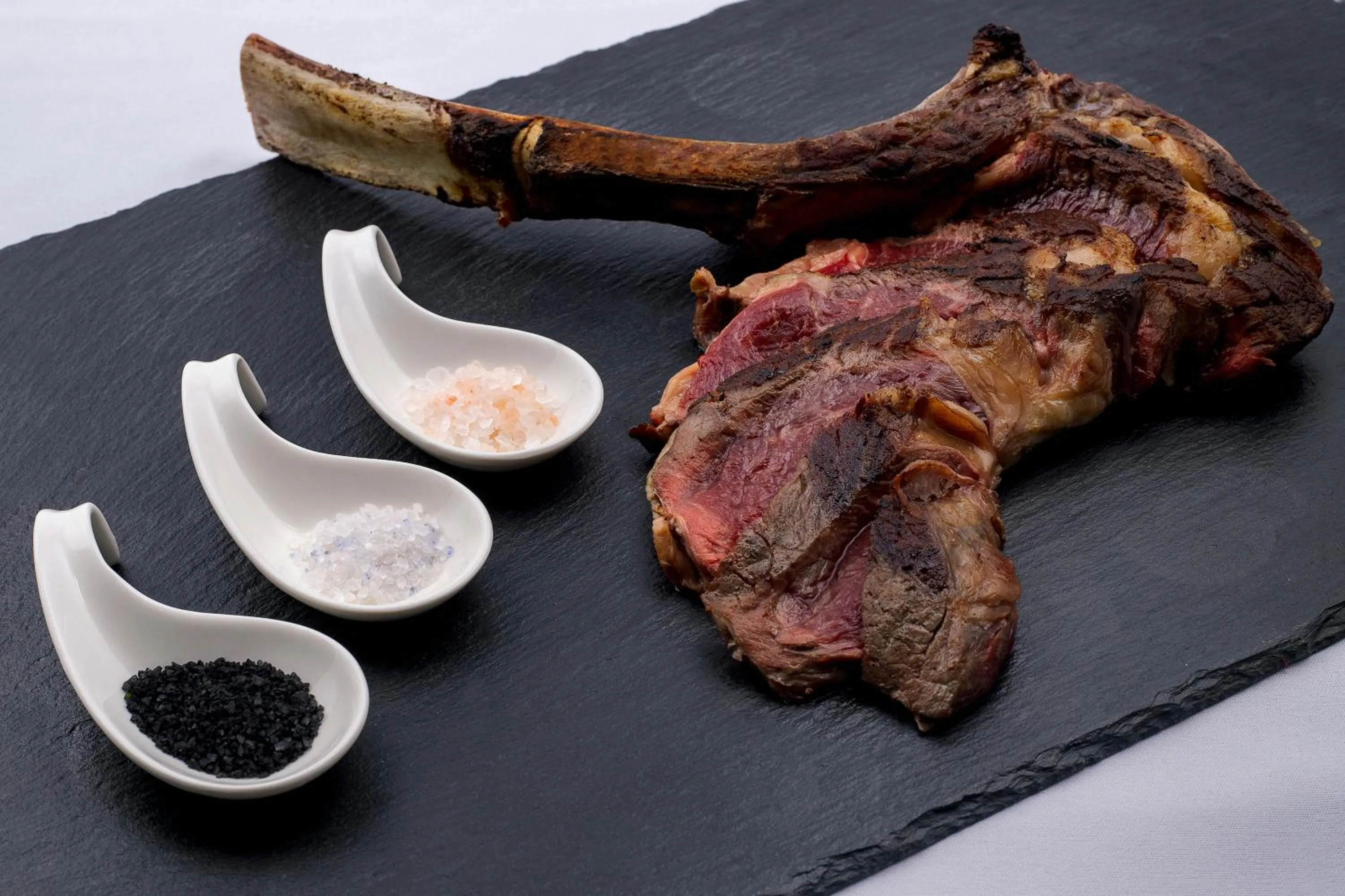 Food and drinks in DOMUS Grand Hotel