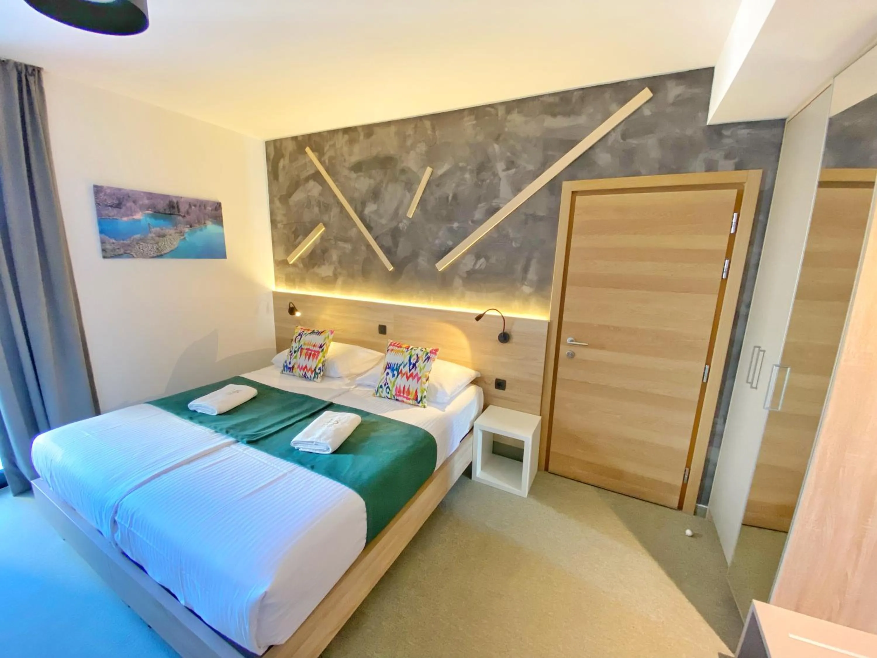 Bedroom, Bed in 16 Lakes Hotel