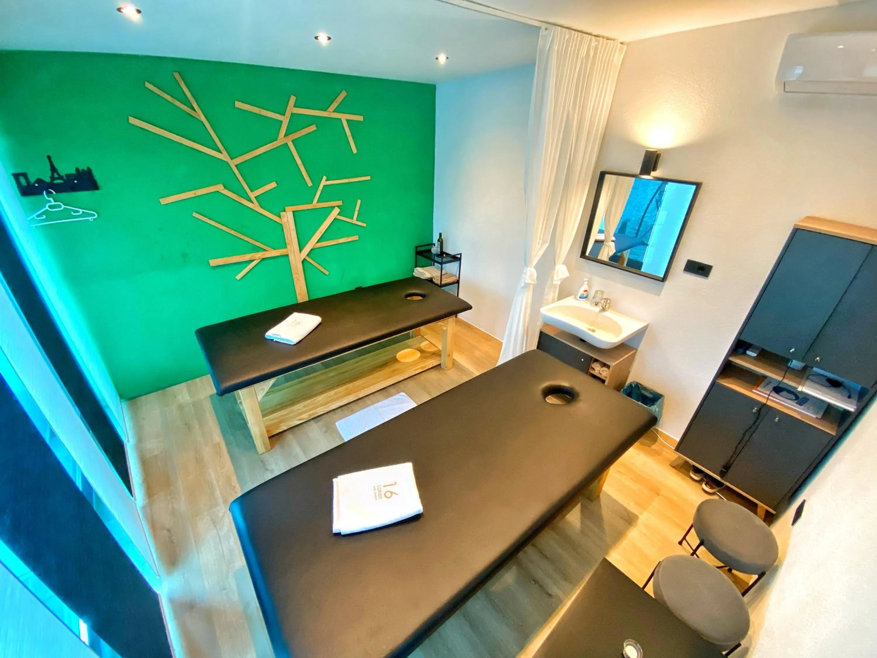 Massage in 16 Lakes Hotel