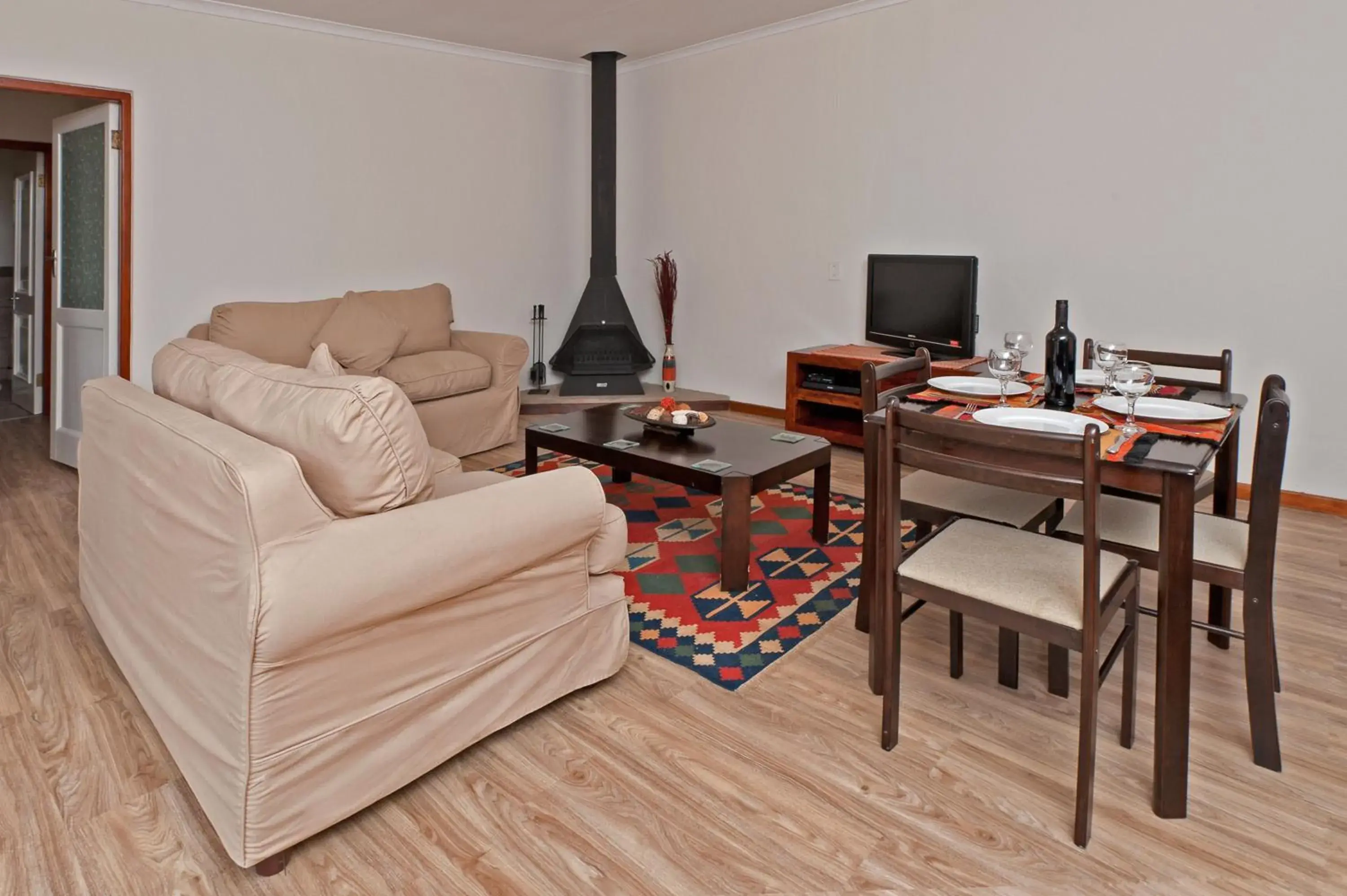Two Bedroom Cottage with Shower in La Galiniere Guest Cottages Two Bedroom Cottage with Shower in La Galiniere Guest Cottages