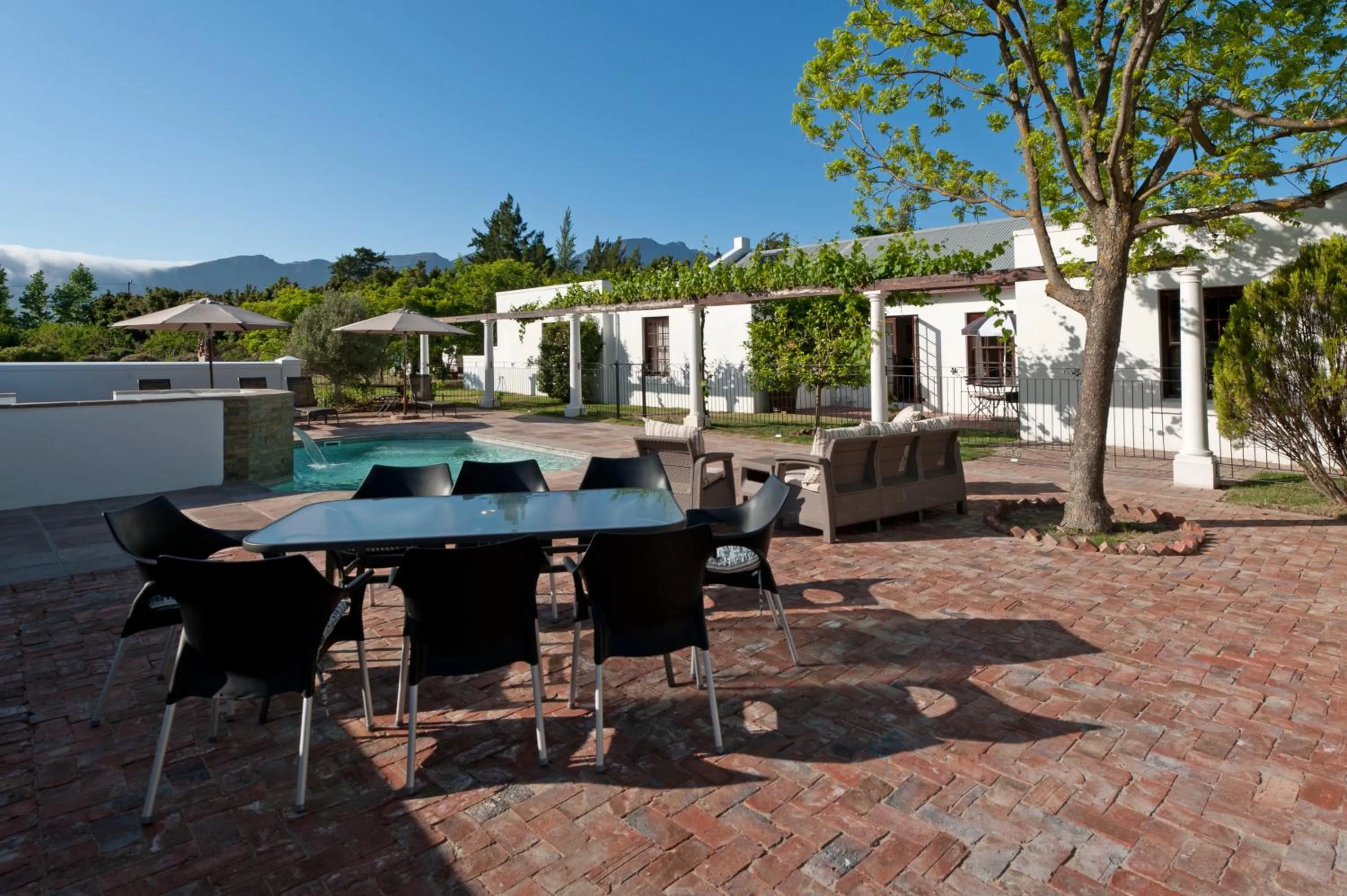 La Galiniere Guest Cottages