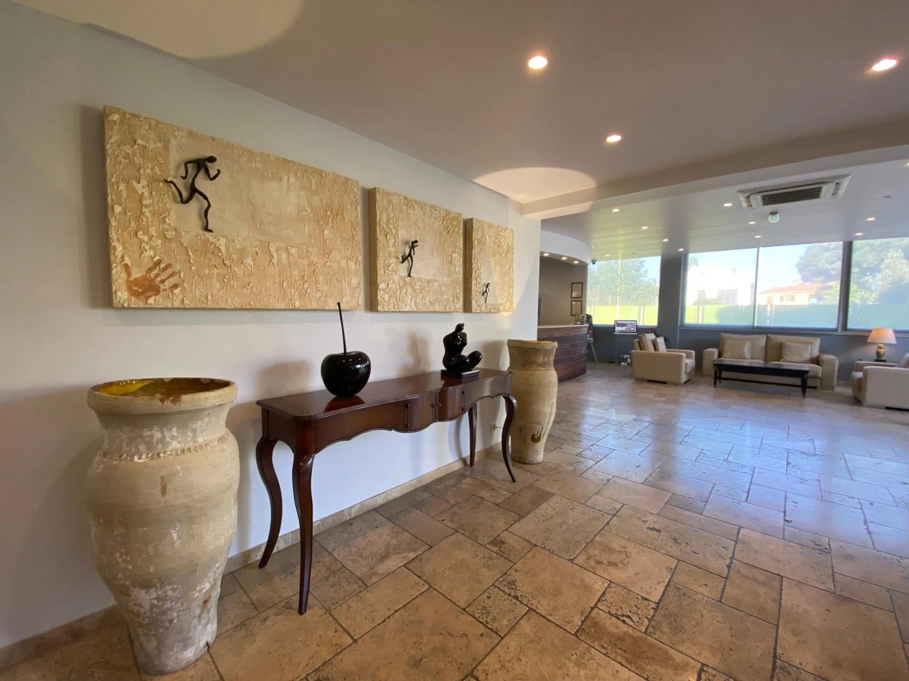 Lobby or reception in Hôtel La Lagune