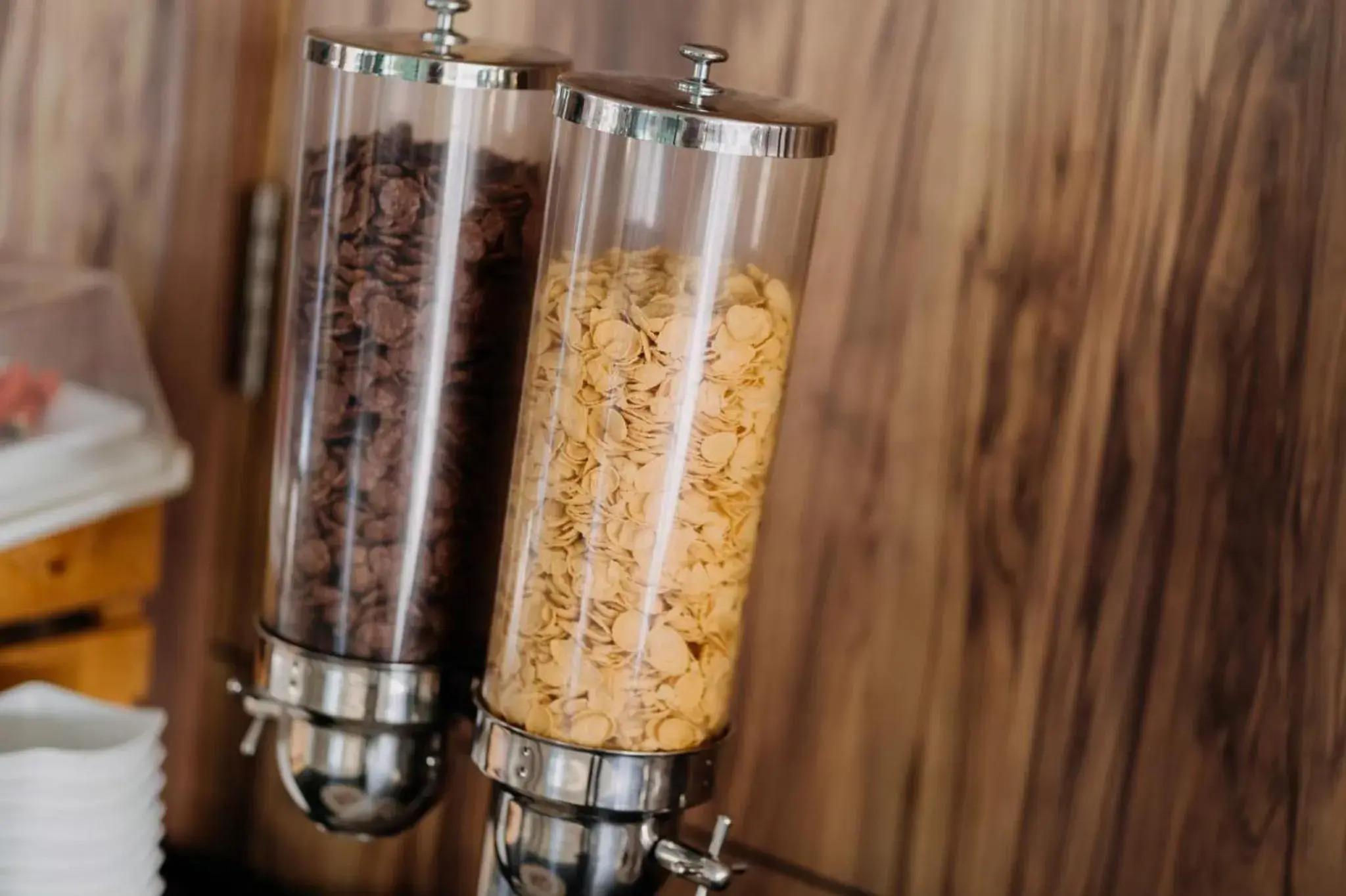 Restaurant/places to eat in Jintana Resort Restaurant/places to eat in Jintana Resort