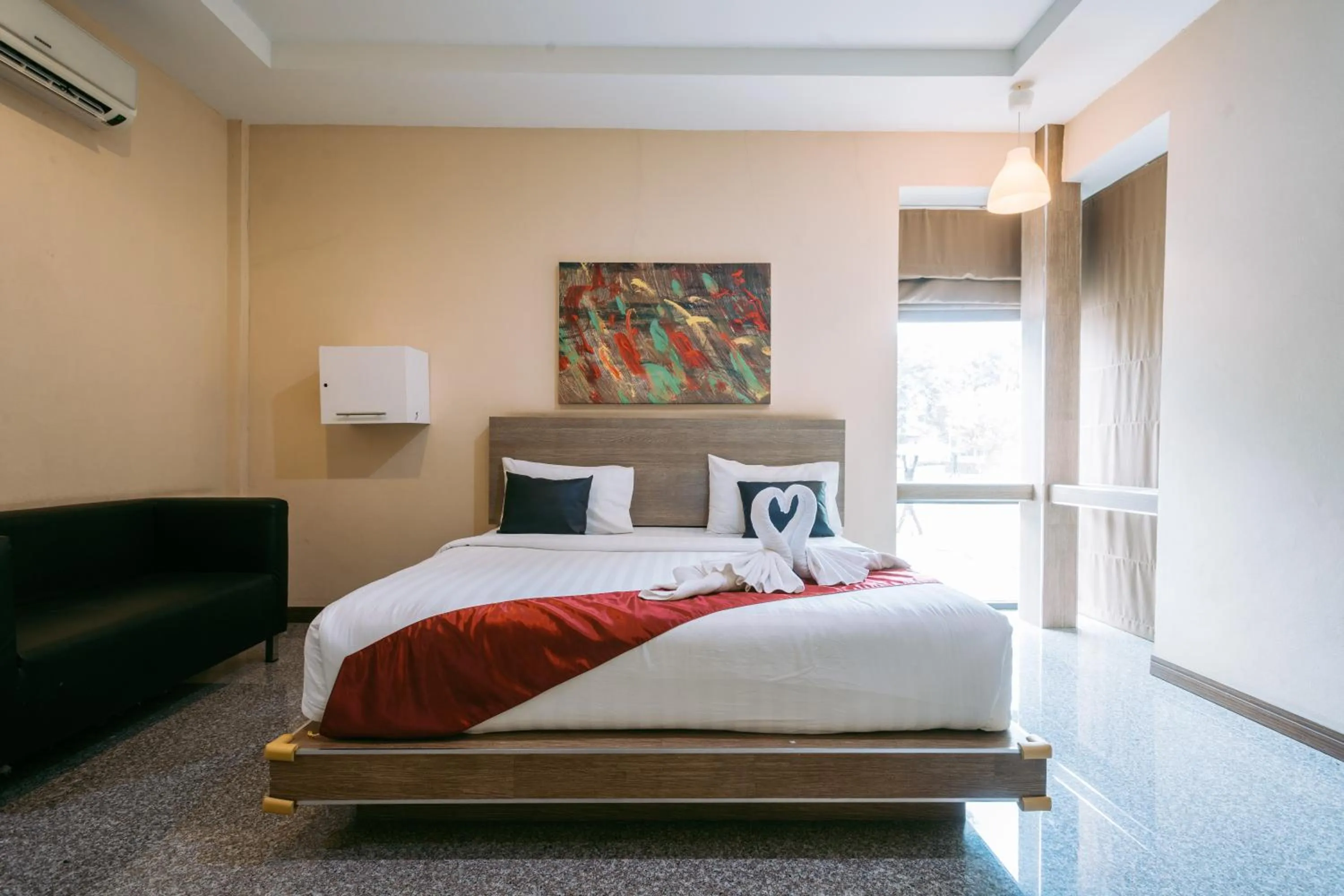 Photo of the whole room, Bed in Jintana Resort