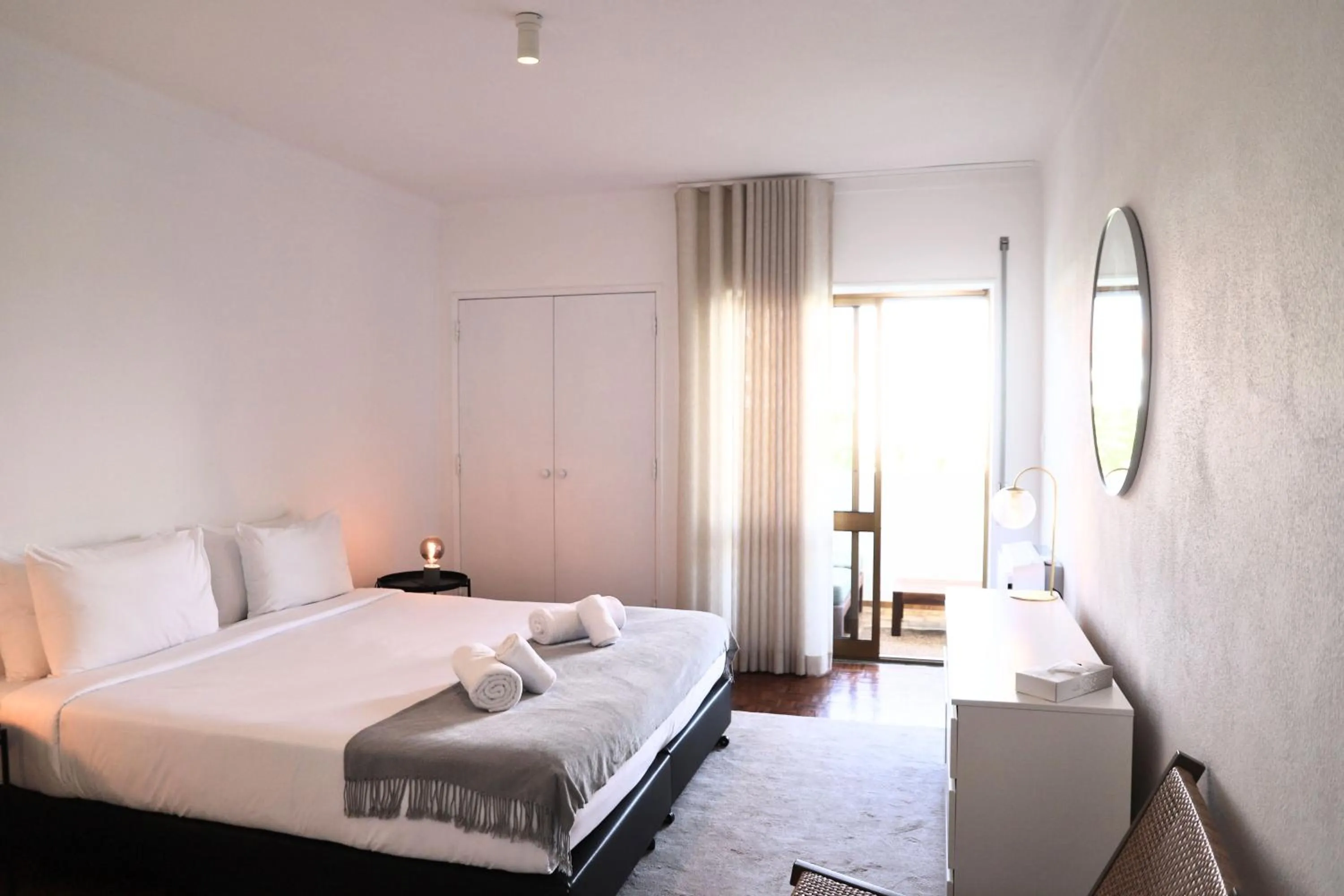 Bedroom, Bed in RIDE Surf Resort & Spa Peniche