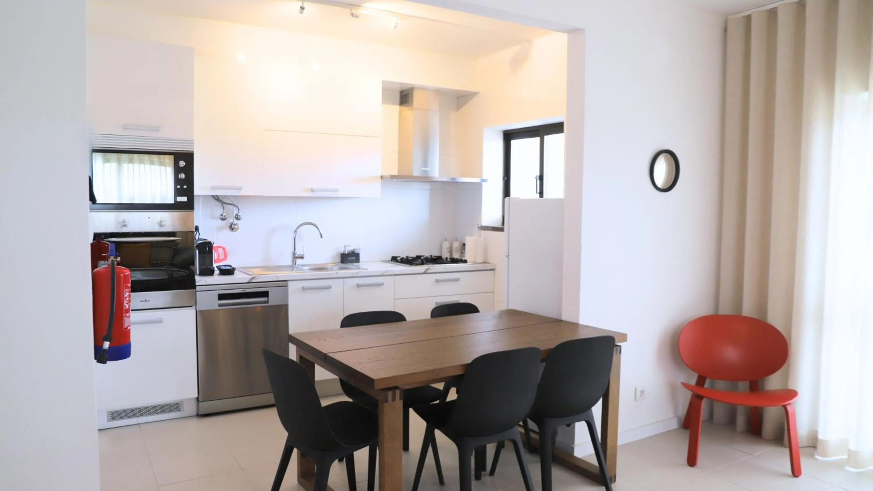 Kitchen or kitchenette in RIDE Surf Resort & Spa Peniche