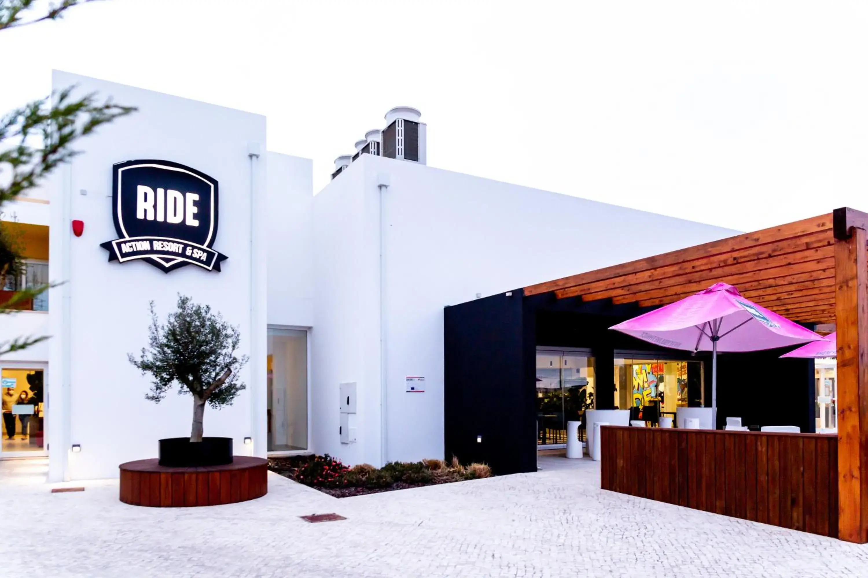 Property building in RIDE Surf Resort & Spa Peniche Property building in RIDE Surf Resort & Spa Peniche