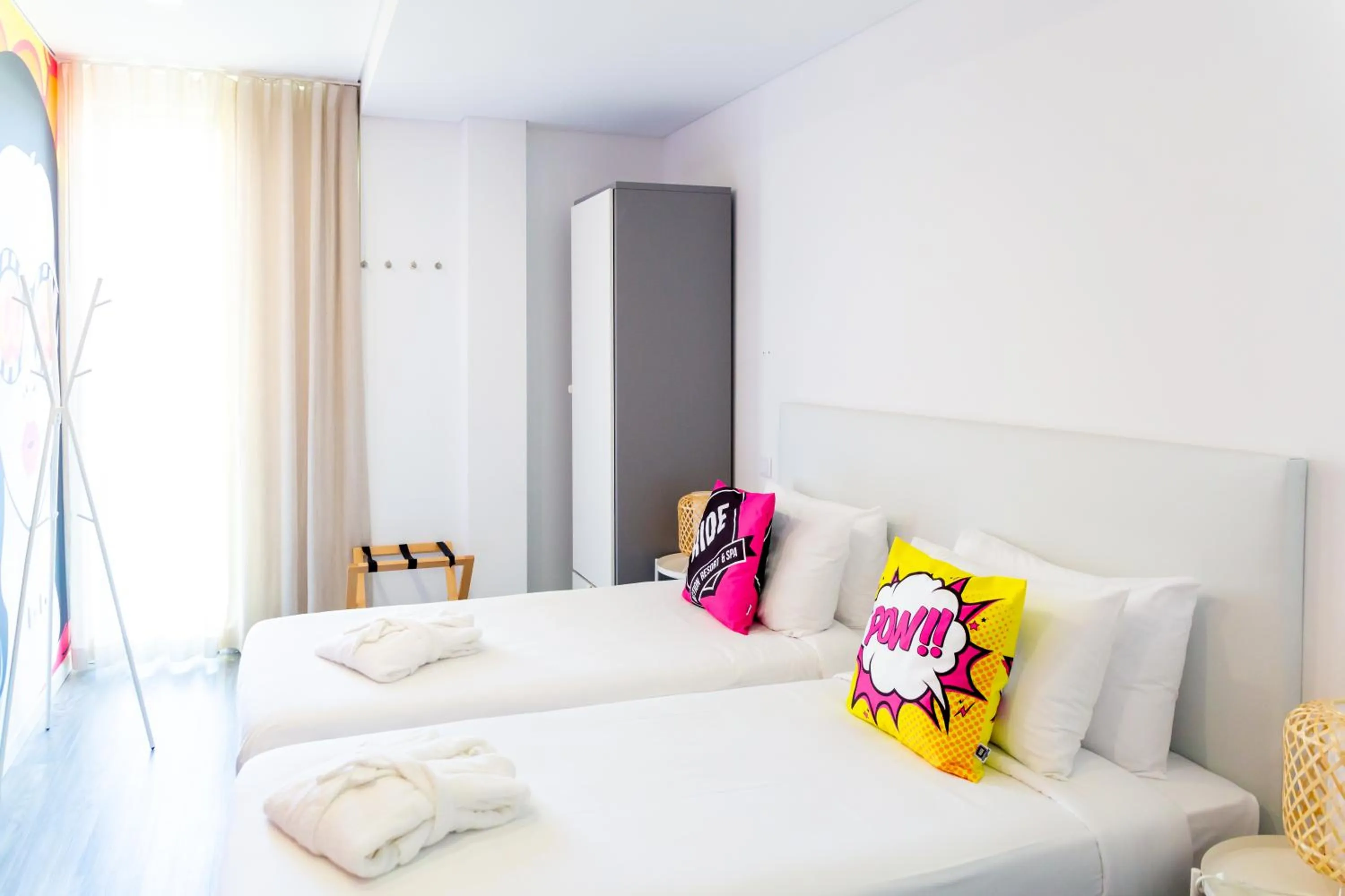 Bedroom, Bed in RIDE Surf Resort & Spa Peniche