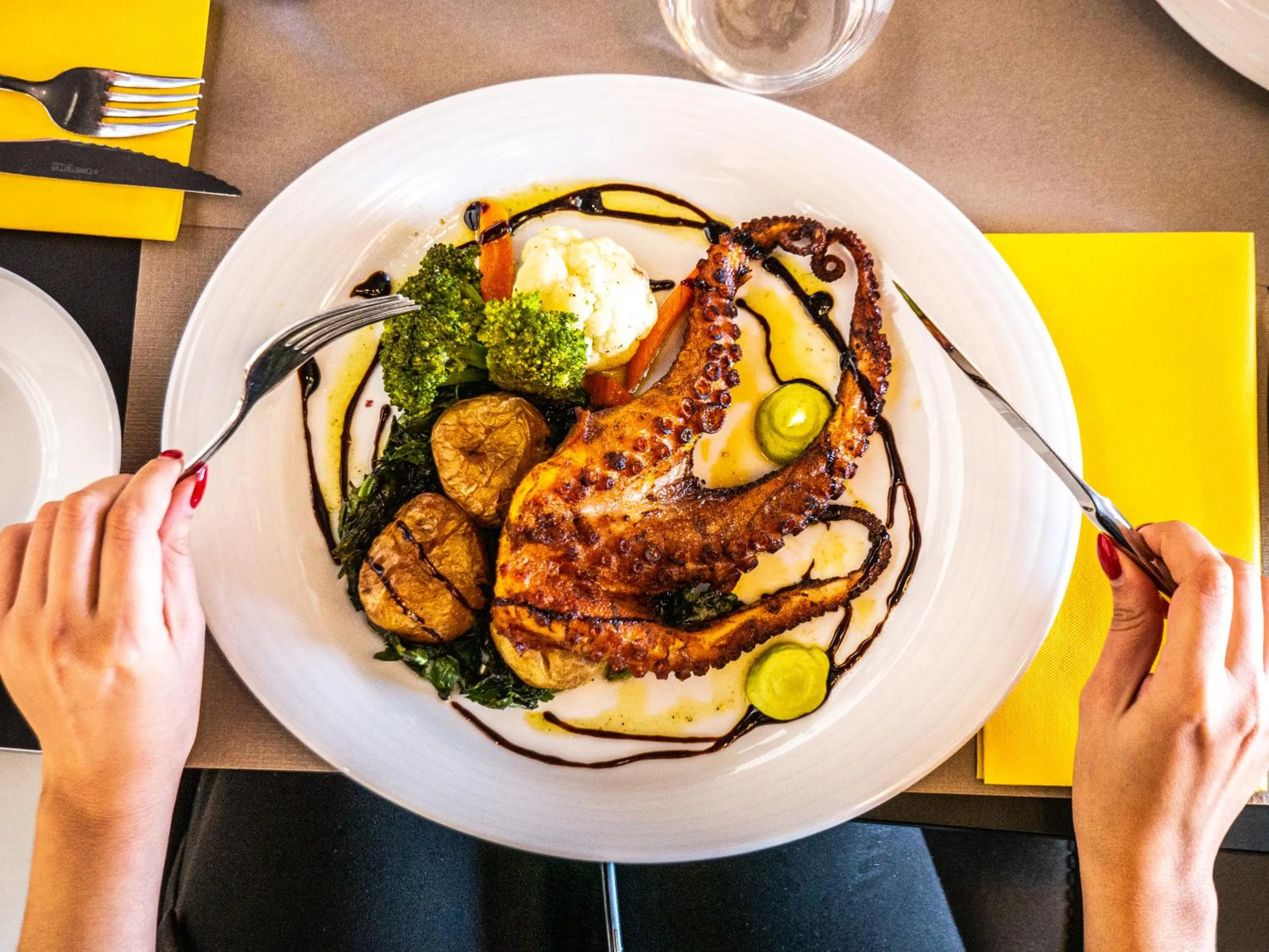 Food and drinks in RIDE Surf Resort & Spa Peniche