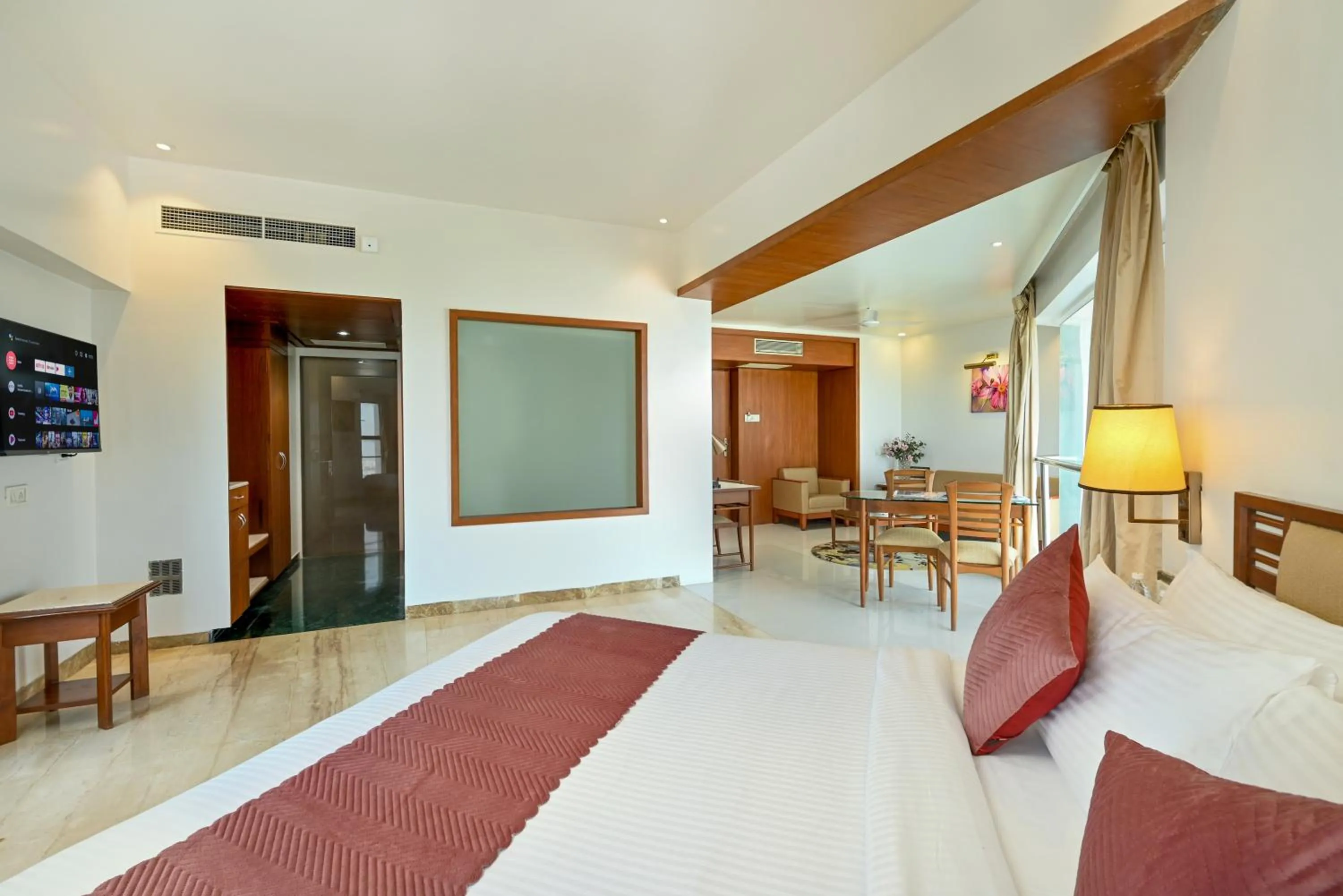 Bed in Hotel Maharaja Regency