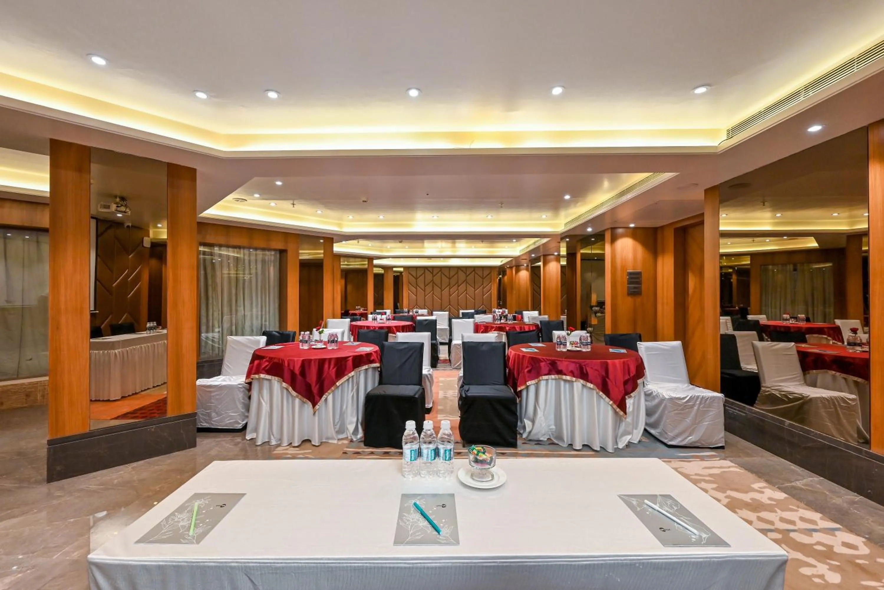 Hotel Maharaja Regency