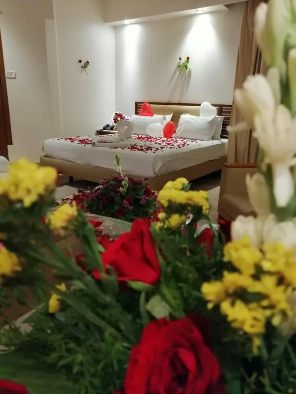 Bedroom, Bed in Hotel Maharaja Regency