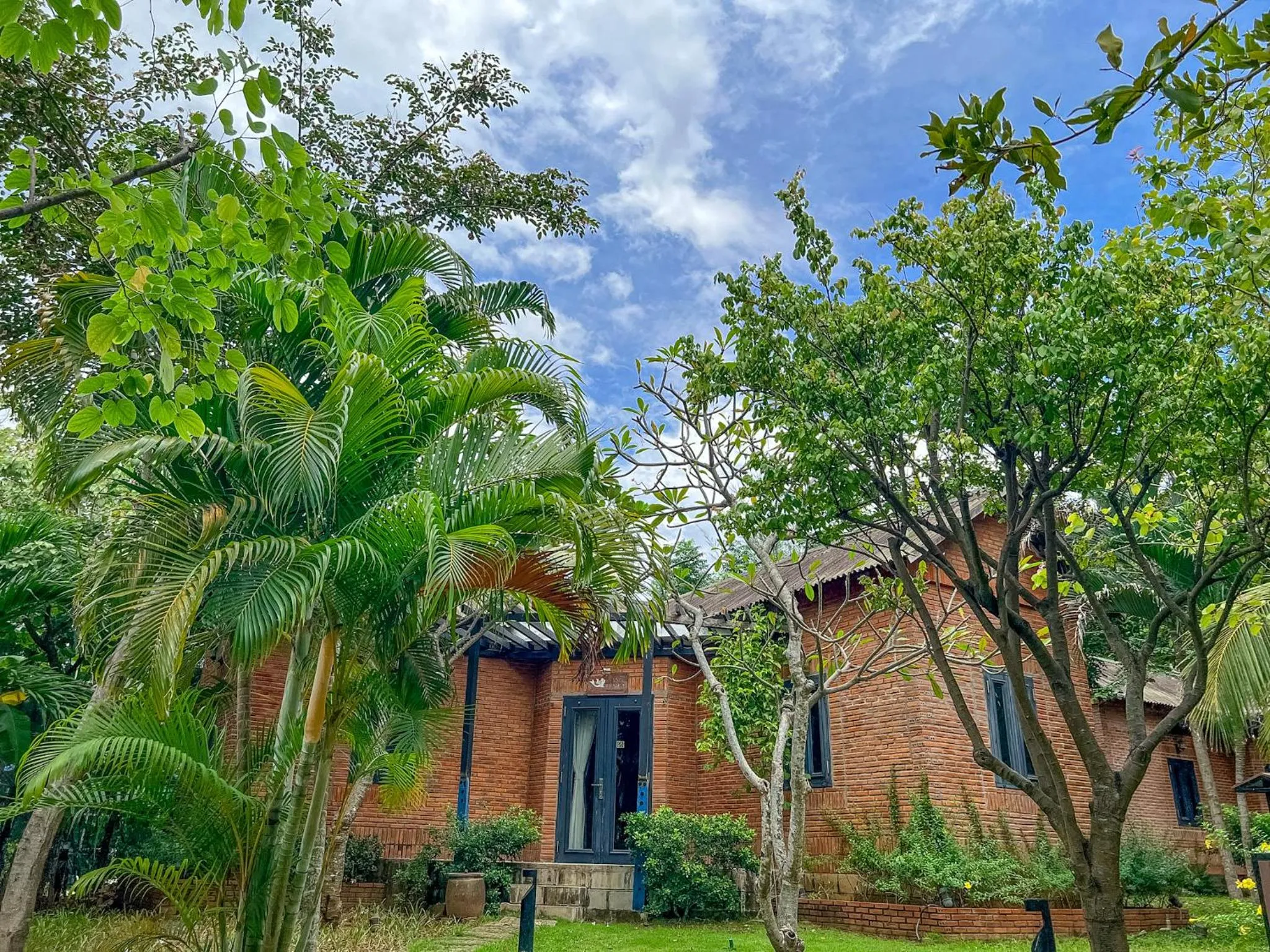 Long Hải Channel Beach Resort