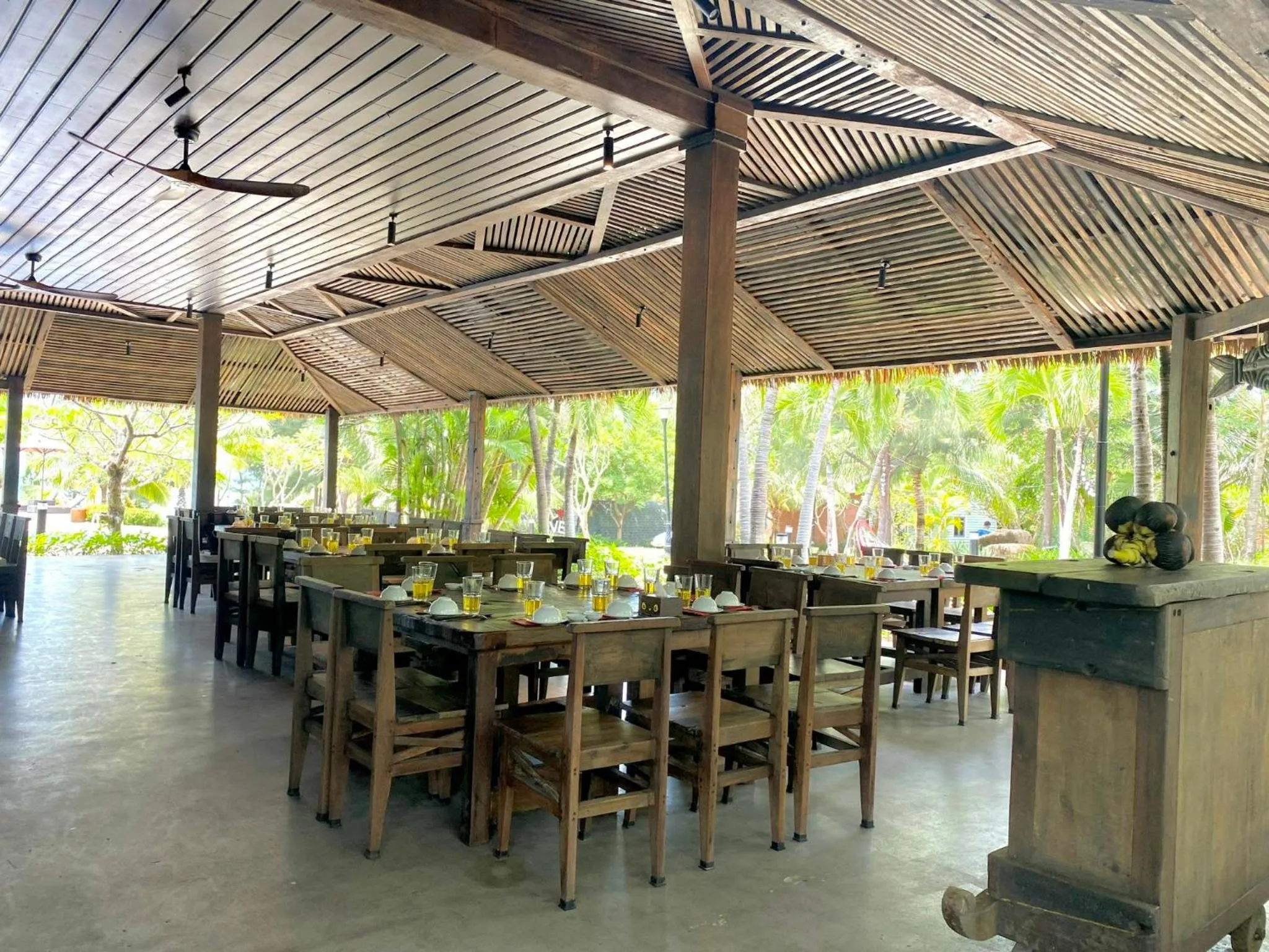 Restaurant/places to eat in Long Hải Channel Beach Resort