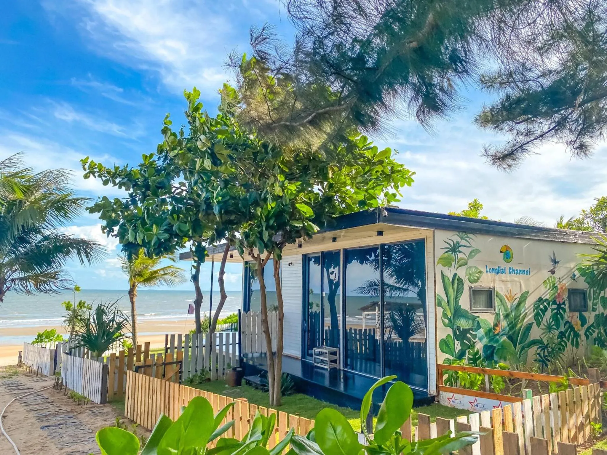 Long Hải Channel Beach Resort