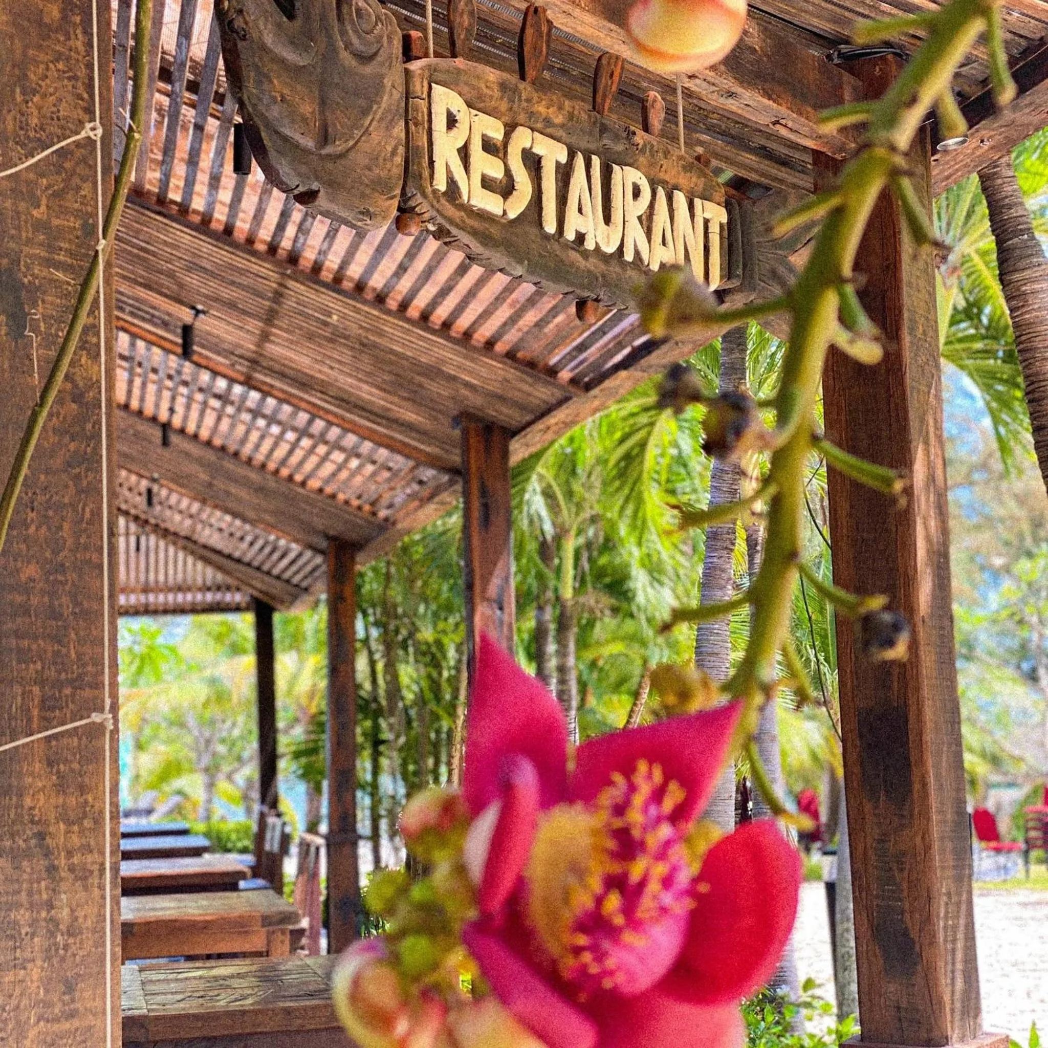 Restaurant/places to eat in Long Hải Channel Beach Resort