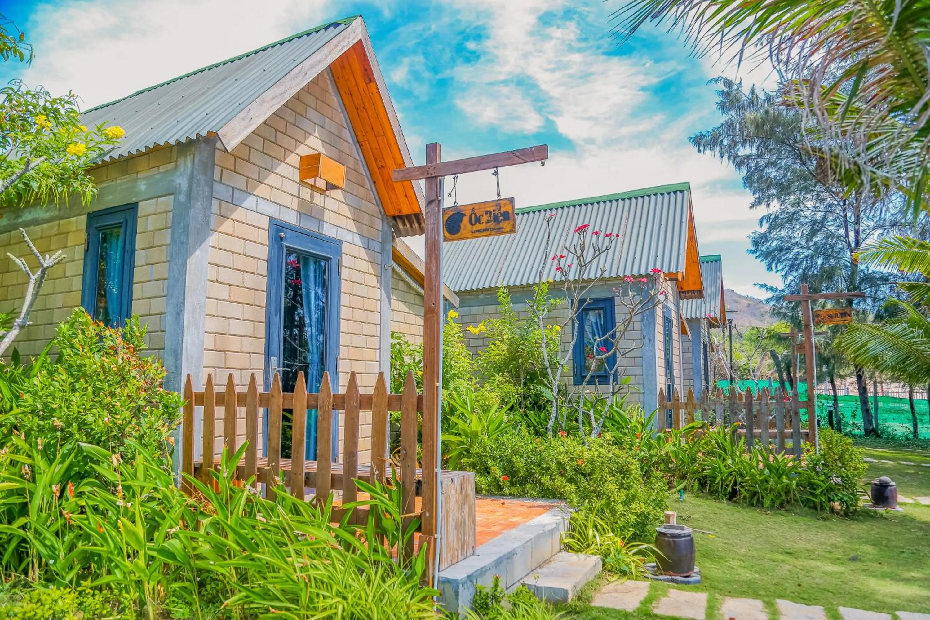 Long Hải Channel Beach Resort