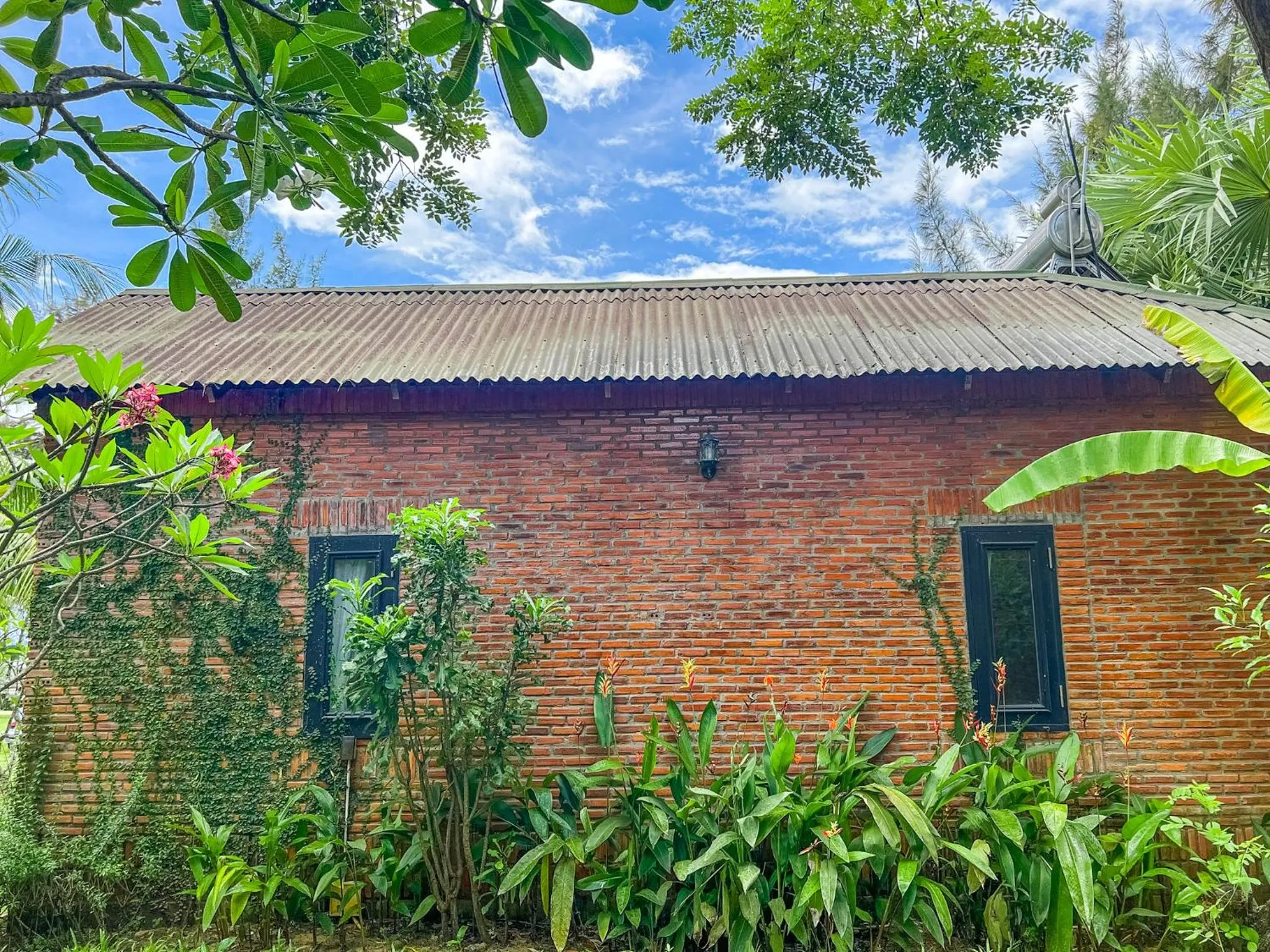 Long Hải Channel Beach Resort