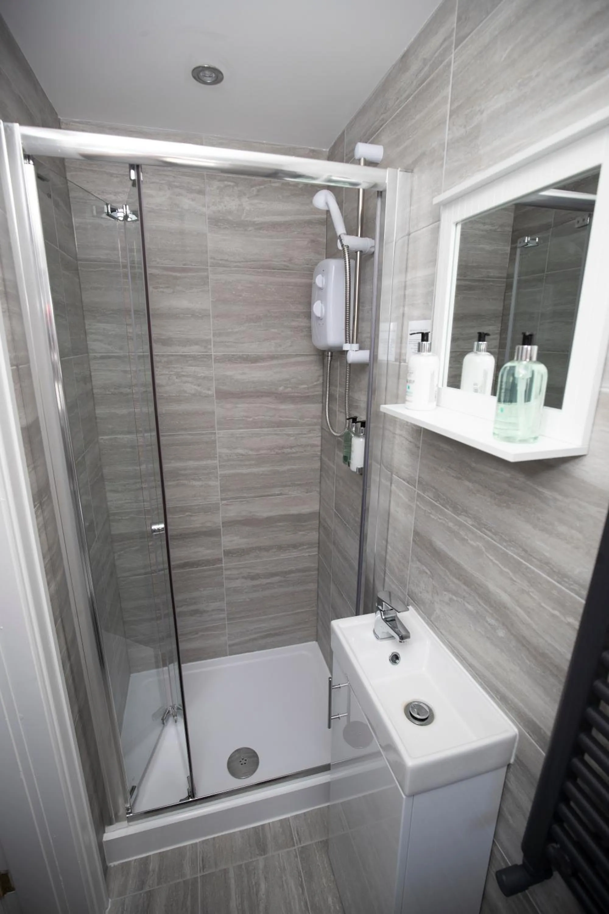 Shower in Lynwood House